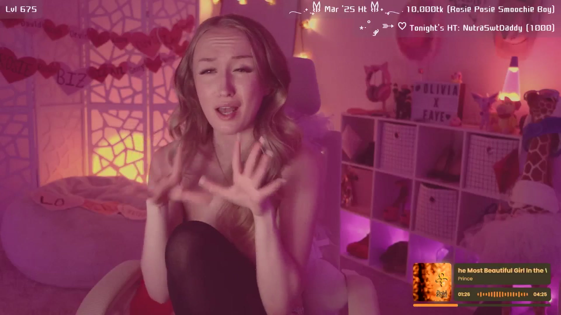 Gallery image thumbnail from OliviaxFaye's myfreecams stream on, 04/01/2025, 04:38 image 17 of 20