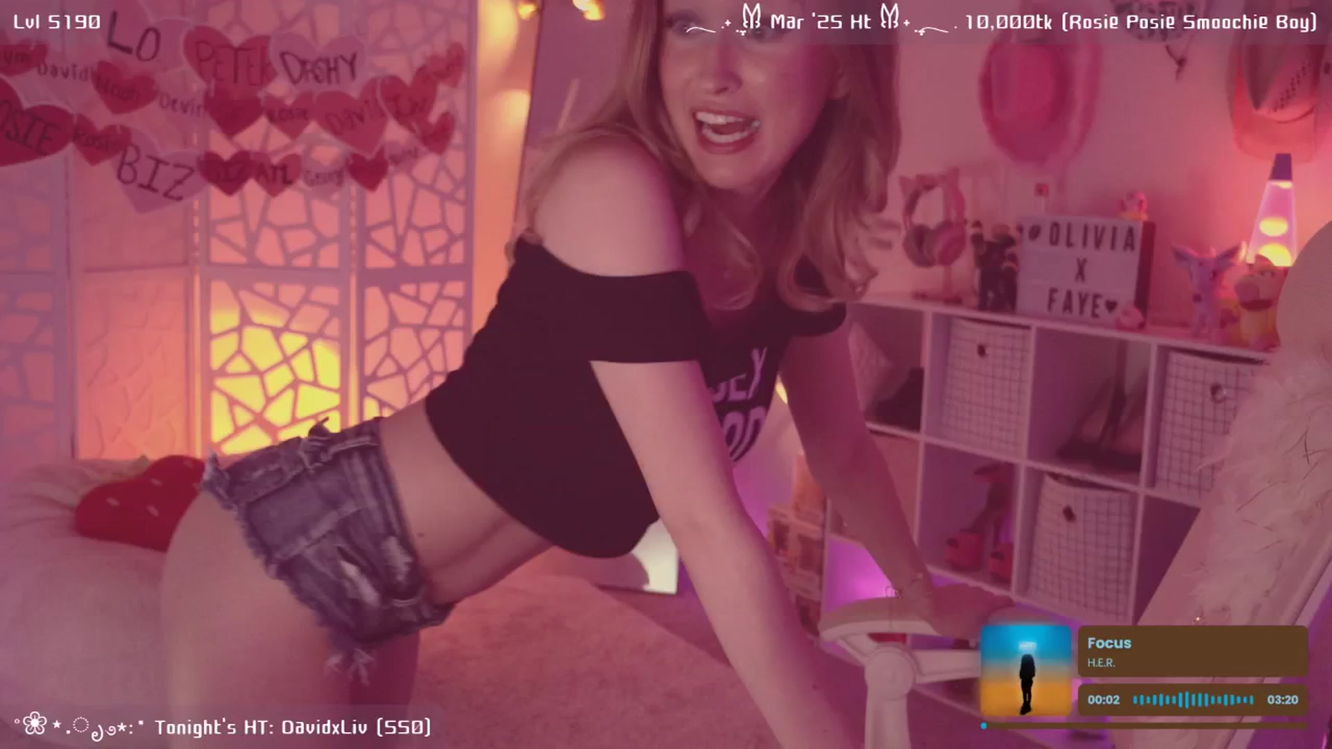 Gallery image thumbnail from OliviaxFaye's myfreecams stream on, 04/08/2025, 04:30 image 19 of 20