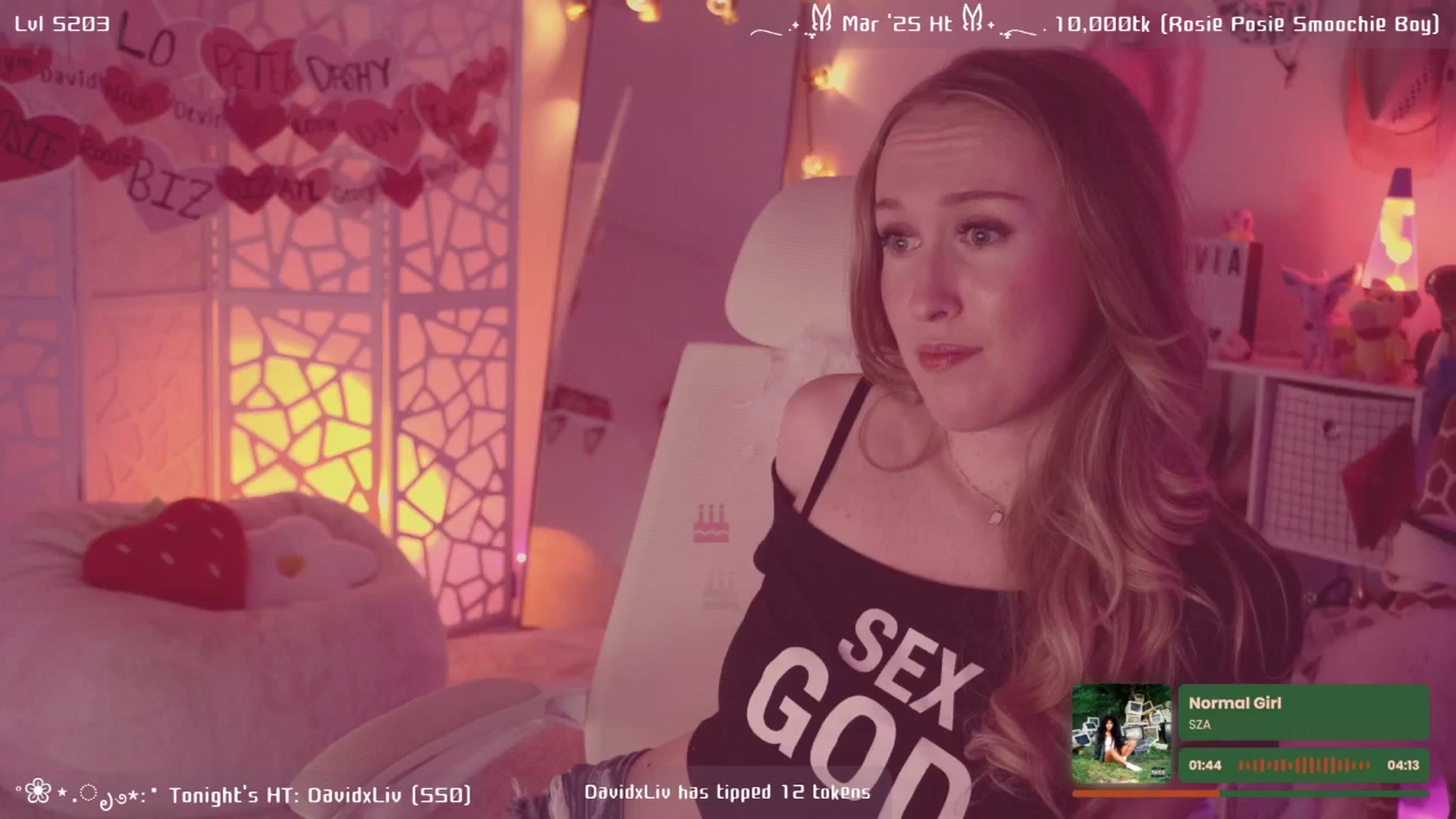 Gallery image thumbnail from OliviaxFaye's myfreecams stream on, 04/08/2025, 04:30 image 15 of 20