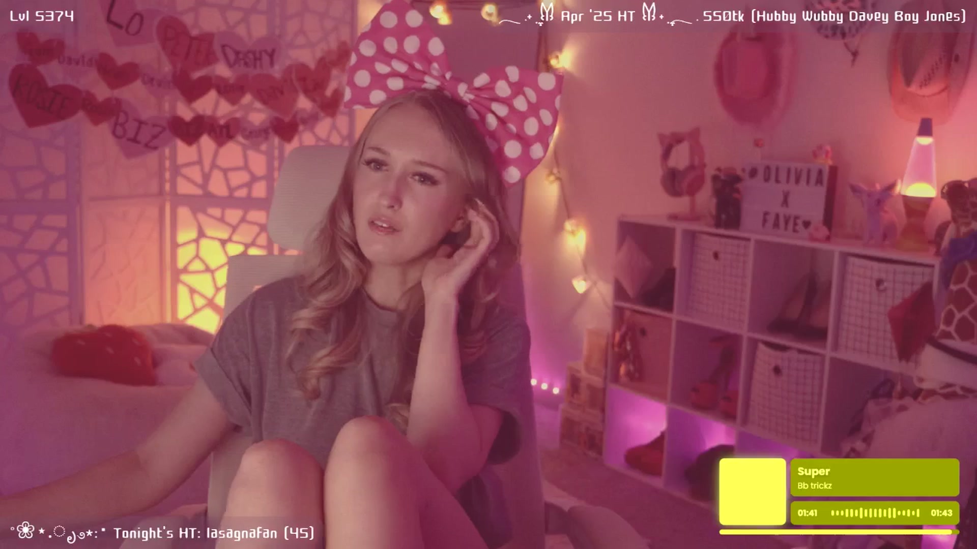 Gallery image thumbnail from OliviaxFaye's myfreecams stream on, 04/10/2025, 03:40 image 8 of 20