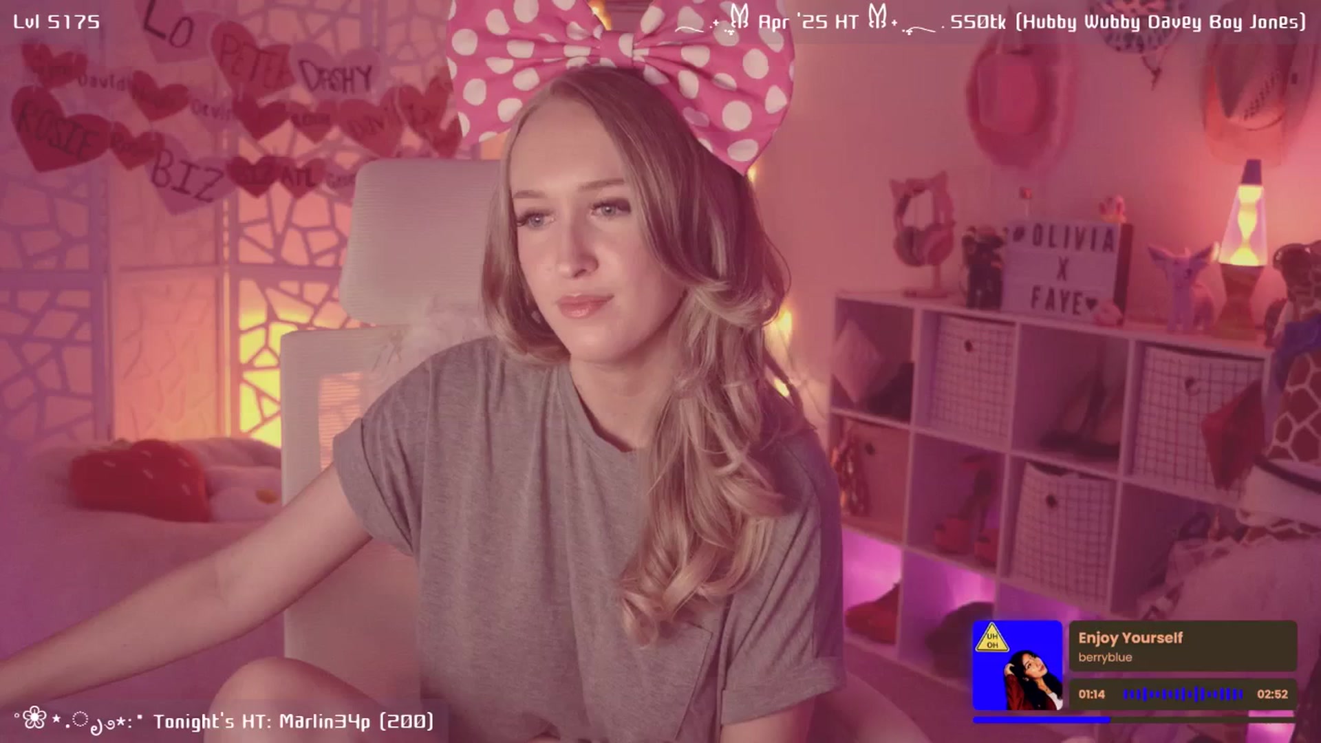 Gallery image thumbnail from OliviaxFaye's myfreecams stream on, 04/10/2025, 03:40 image 11 of 20