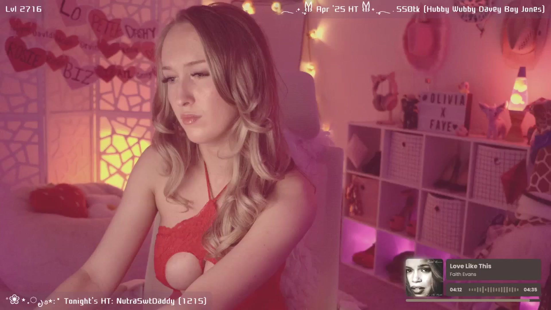 Gallery image thumbnail from OliviaxFaye's myfreecams stream on, 04/10/2025, 04:33 image 13 of 20