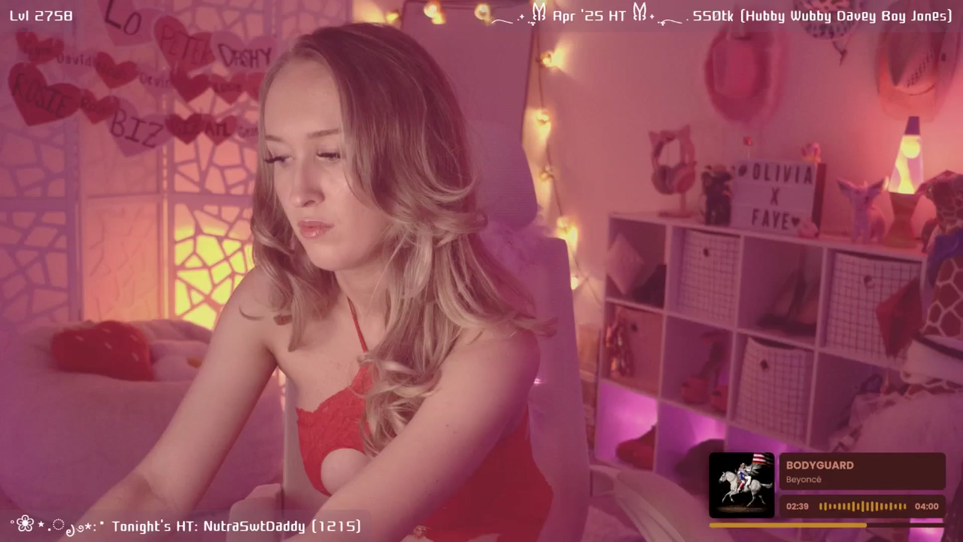 Gallery image thumbnail from OliviaxFaye's myfreecams stream on, 04/10/2025, 04:33 image 7 of 20