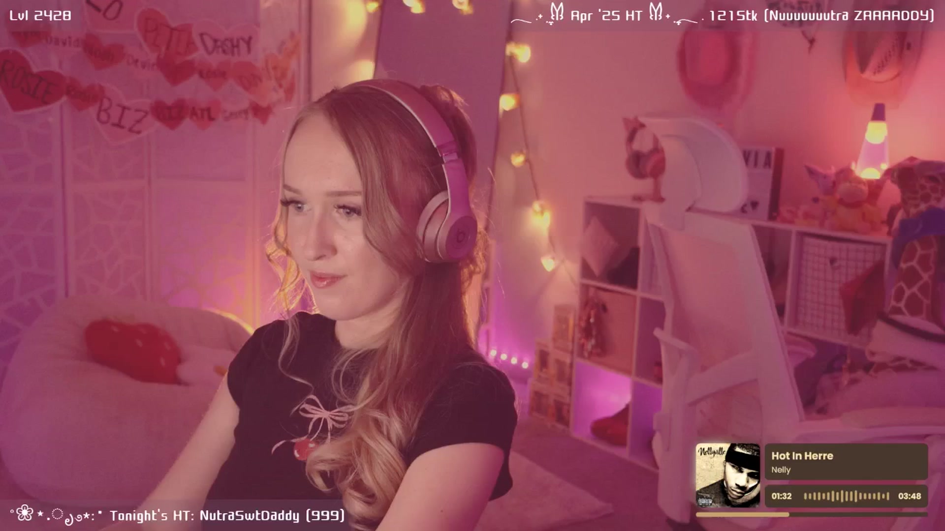Gallery image thumbnail from OliviaxFaye's myfreecams stream on, 04/17/2025, 05:07 image 13 of 20