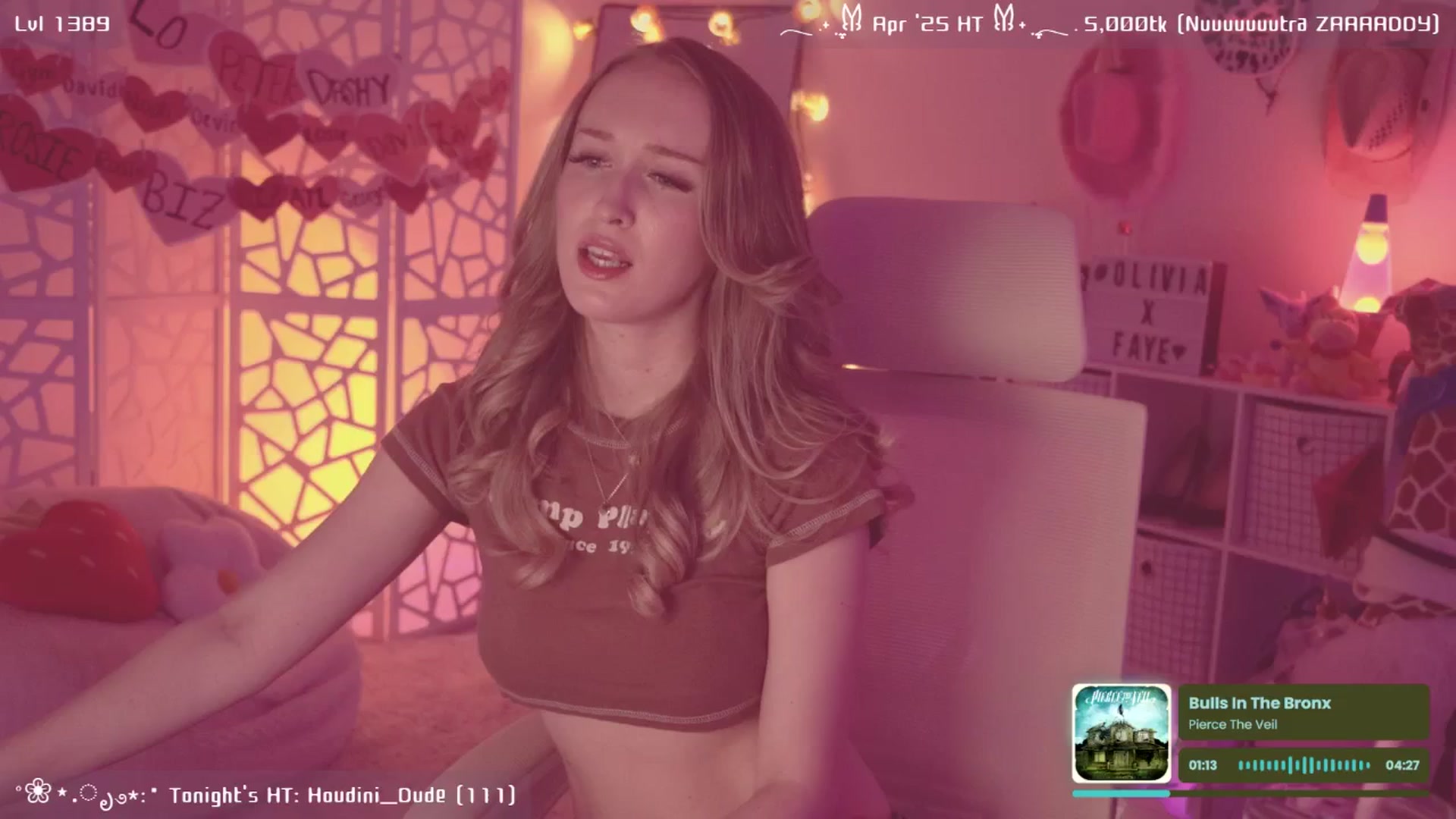 Gallery image thumbnail from OliviaxFaye's myfreecams stream on, 04/19/2025, 06:13 image 8 of 20