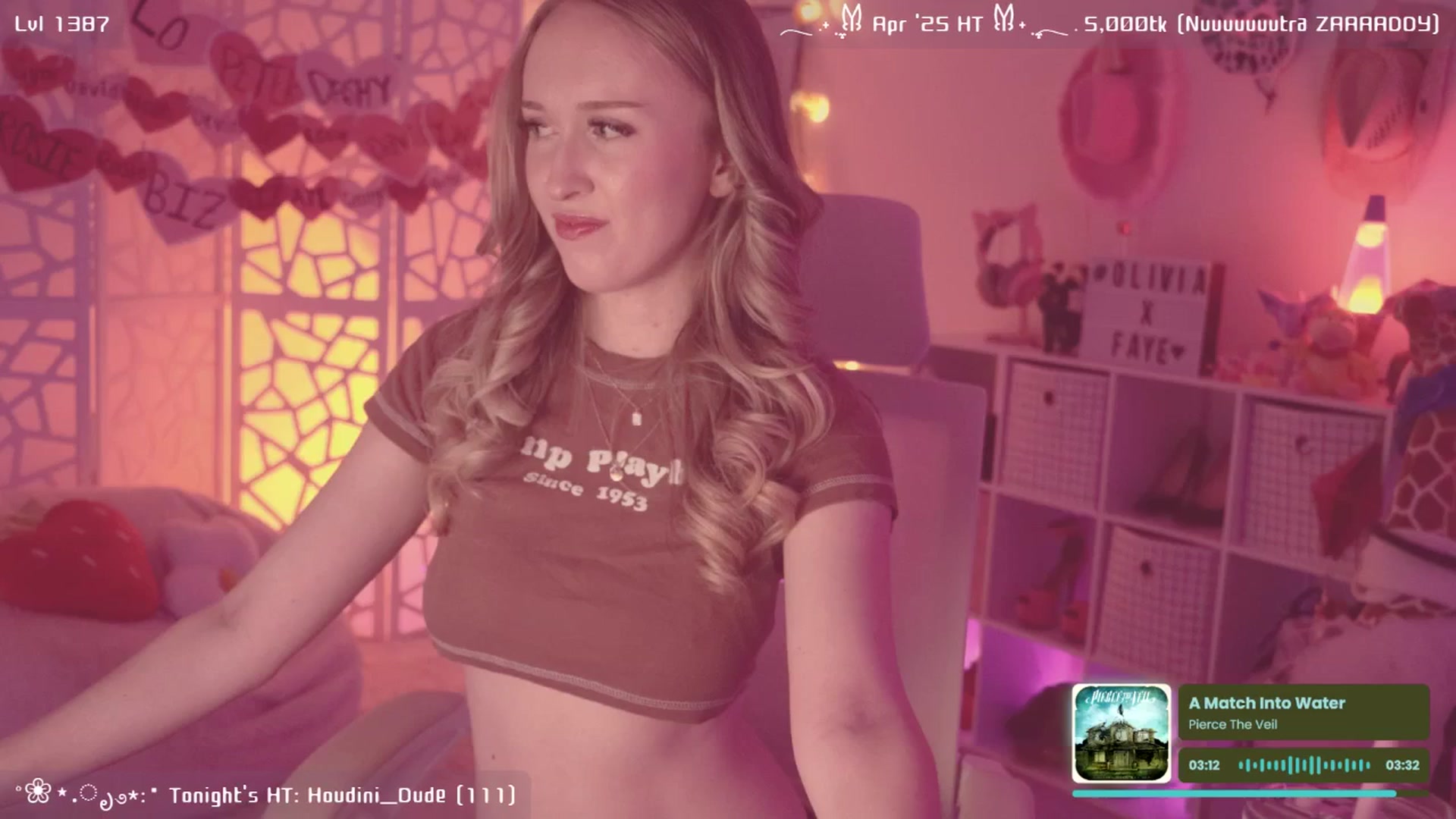 Gallery image thumbnail from OliviaxFaye's myfreecams stream on, 04/19/2025, 06:13 image 7 of 20