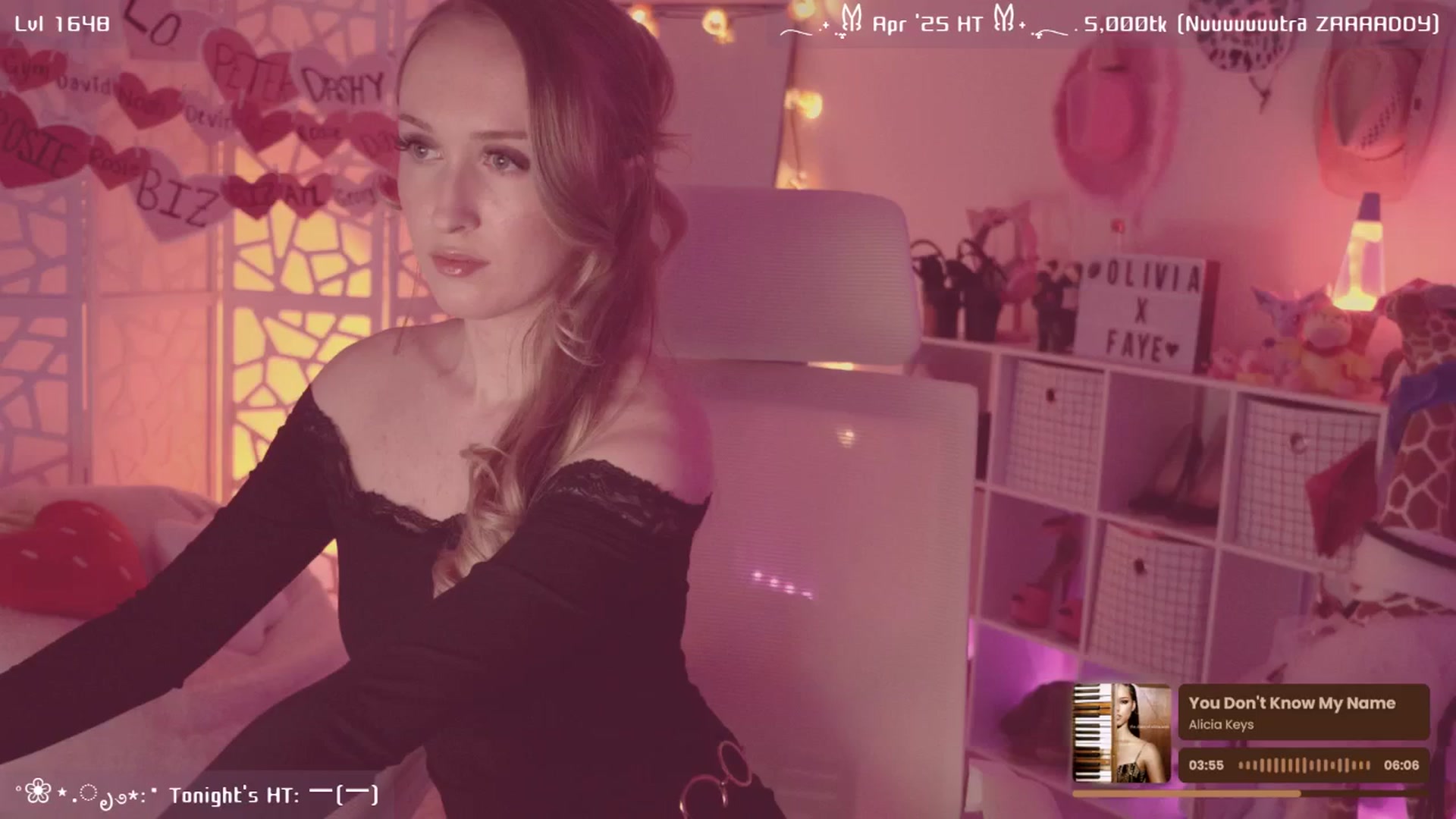 Gallery image thumbnail from OliviaxFaye's myfreecams stream on, 04/24/2025, 04:09 image 2 of 20