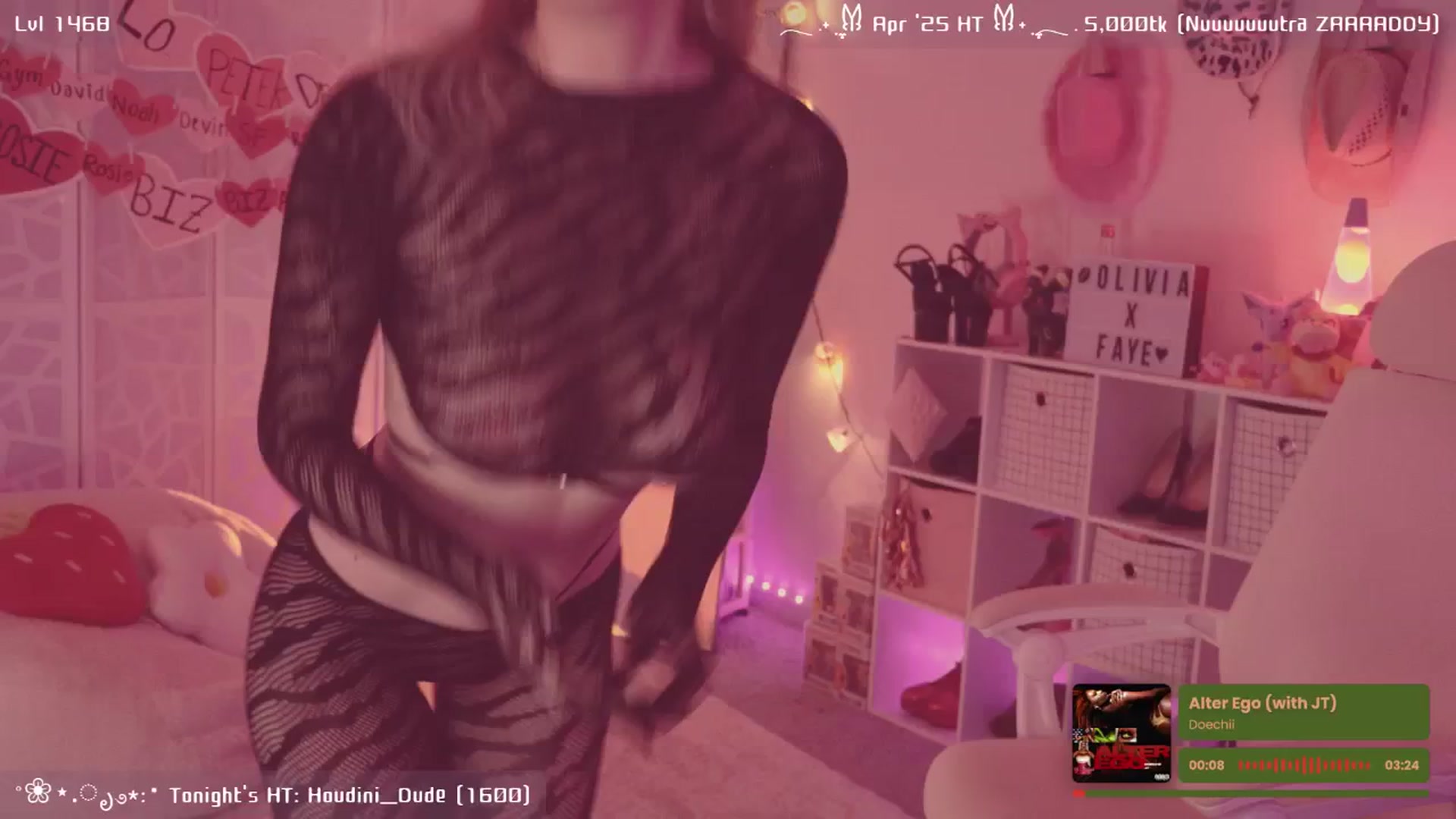 Gallery image thumbnail from OliviaxFaye's myfreecams stream on, 04/24/2025, 04:09 image 19 of 20