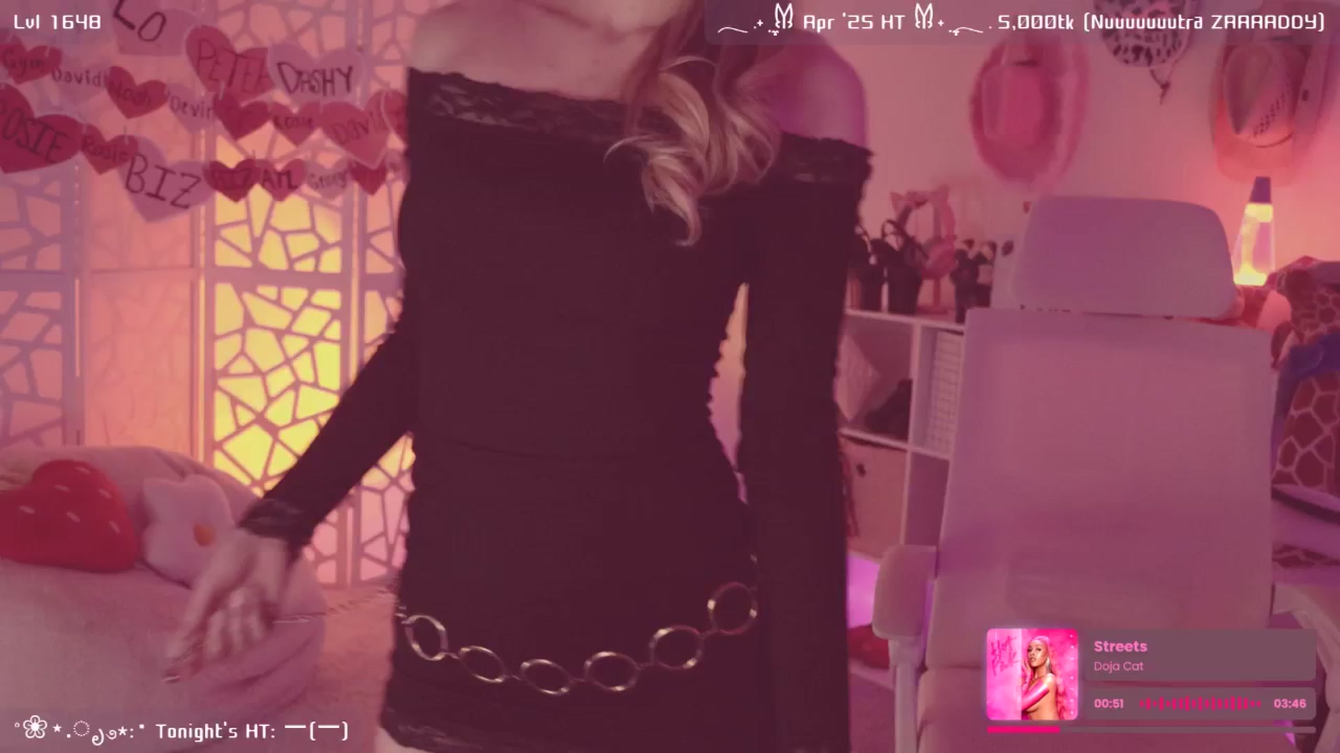 Gallery image thumbnail from OliviaxFaye's myfreecams stream on, 04/24/2025, 04:09 image 5 of 20
