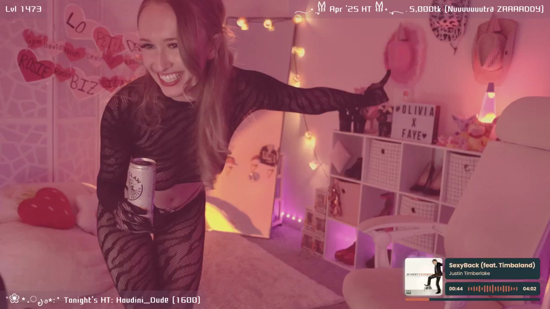 Gallery image thumbnail from OliviaxFaye's myfreecams stream on, 04/24/2025, 04:09 image 18 of 20