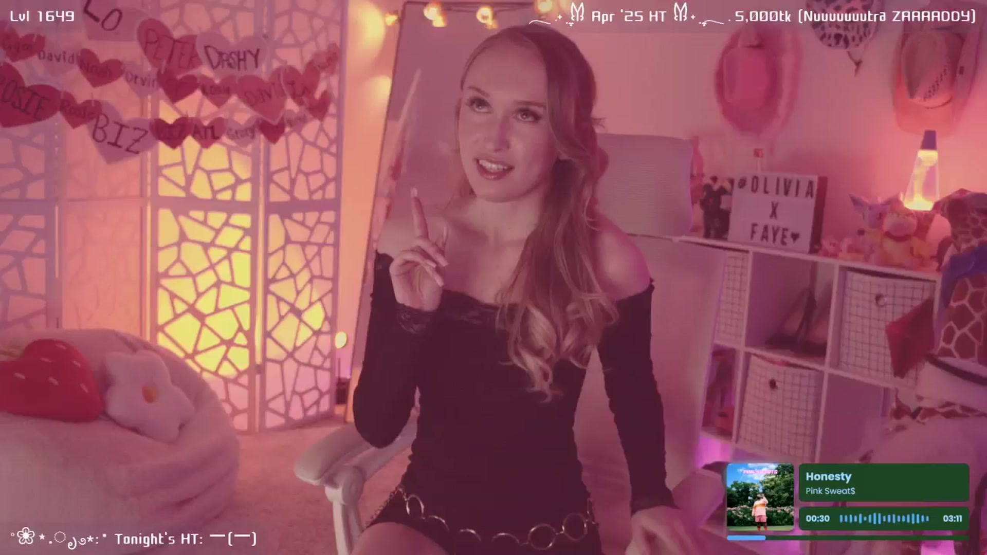 Gallery image thumbnail from OliviaxFaye's myfreecams stream on, 04/24/2025, 04:09 image 6 of 20