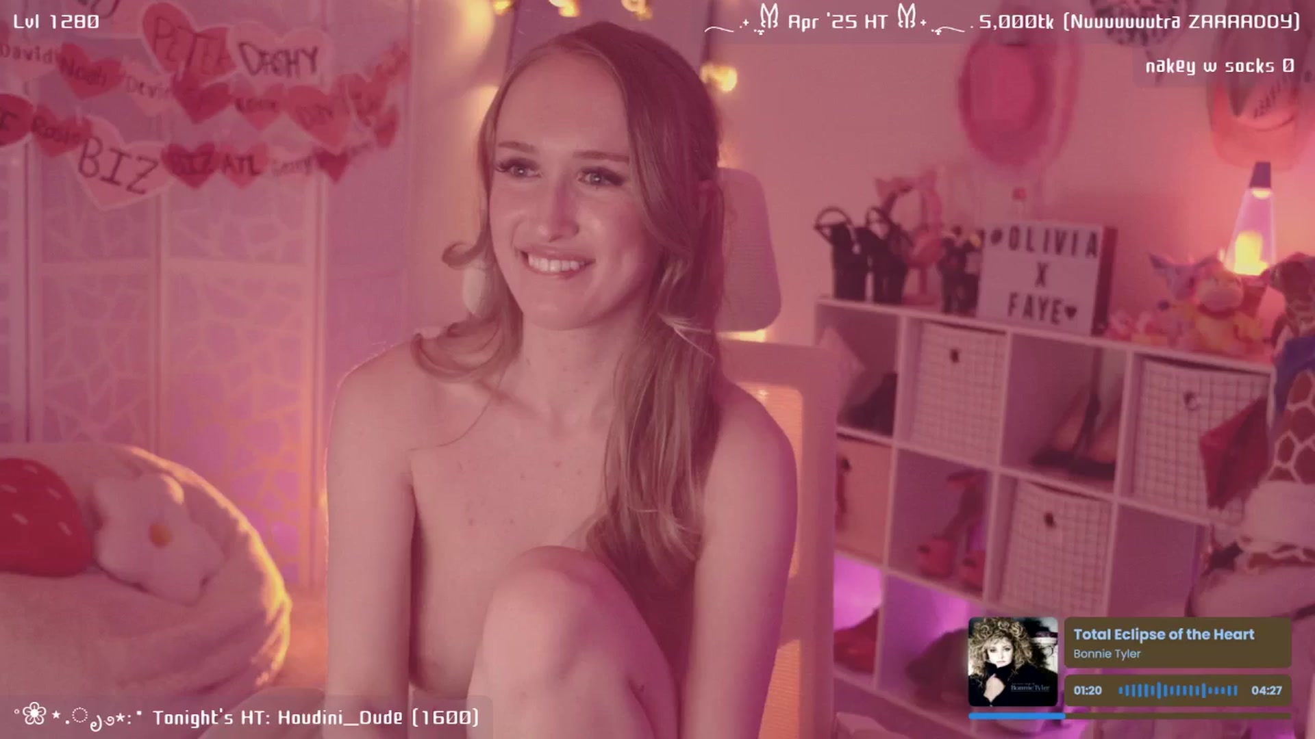 Gallery image thumbnail from OliviaxFaye's myfreecams stream on, 04/24/2025, 06:18 image 17 of 20