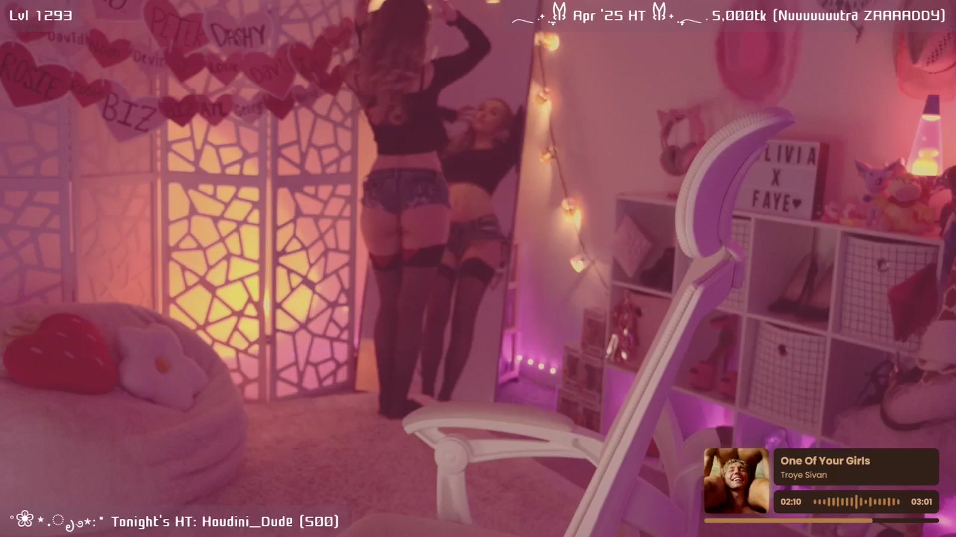 Gallery image thumbnail from OliviaxFaye's myfreecams stream on, 04/26/2025, 05:31 image 2 of 20