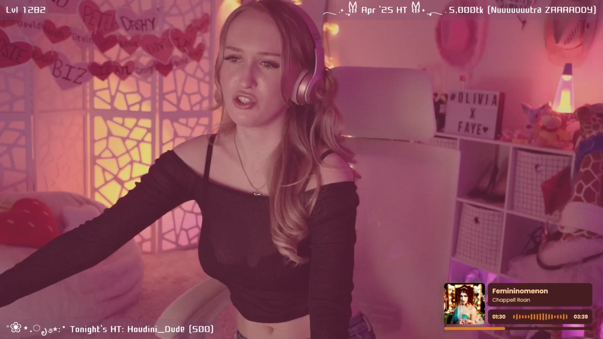 Gallery image thumbnail from OliviaxFaye's myfreecams stream on, 04/26/2025, 05:31 image 10 of 20