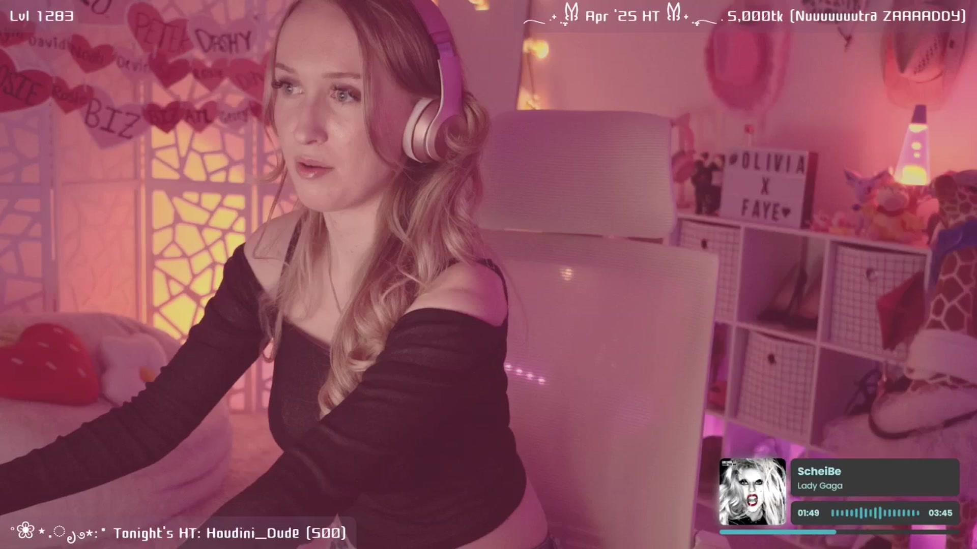 Gallery image thumbnail from OliviaxFaye's myfreecams stream on, 04/26/2025, 05:31 image 8 of 20