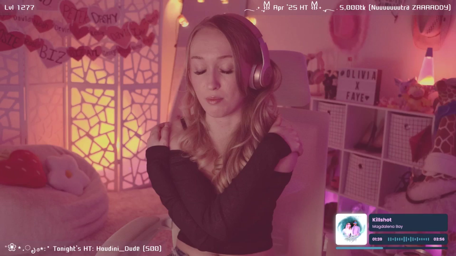 Gallery image thumbnail from OliviaxFaye's myfreecams stream on, 04/26/2025, 05:31 image 17 of 20
