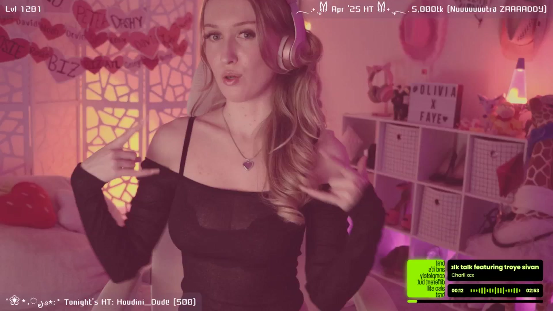 Gallery image thumbnail from OliviaxFaye's myfreecams stream on, 04/26/2025, 05:31 image 12 of 20