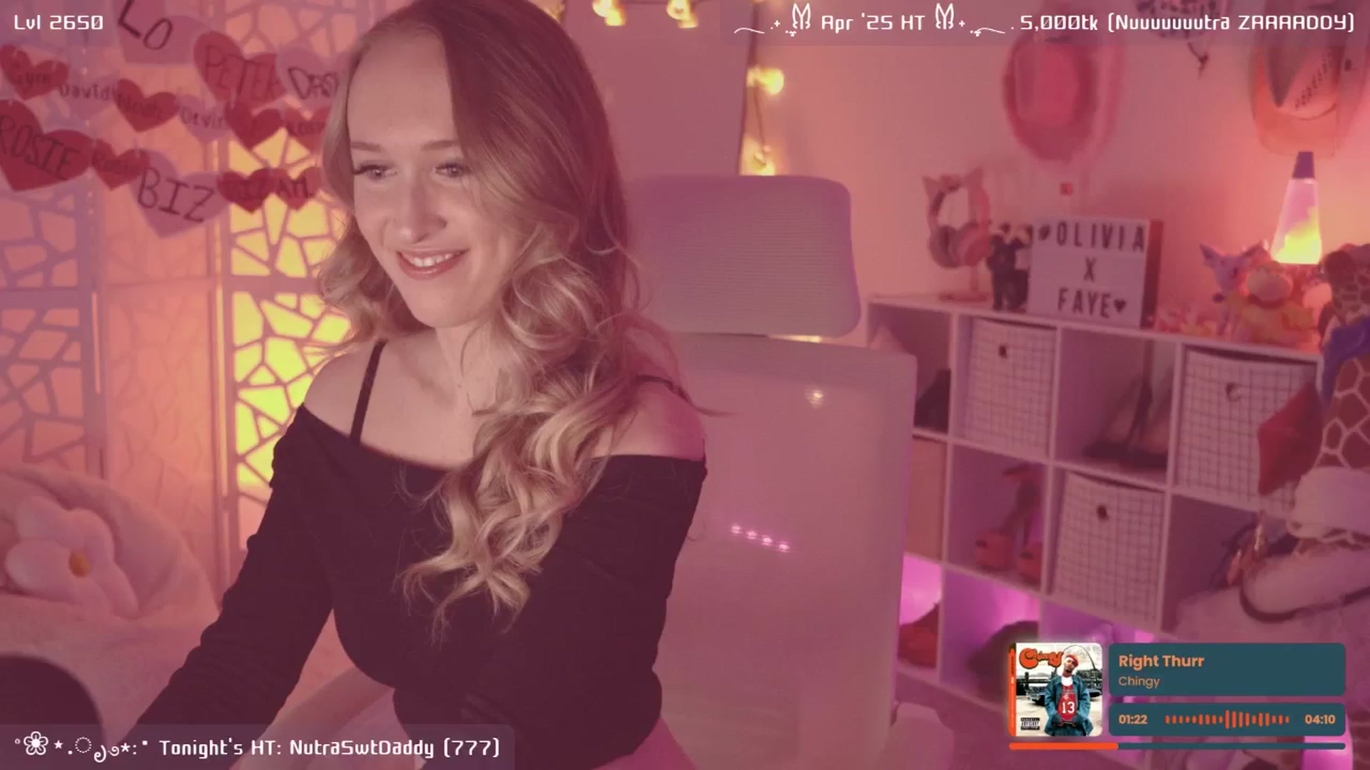 Gallery image thumbnail from OliviaxFaye's myfreecams stream on, 05/03/2025, 04:24 image 4 of 20