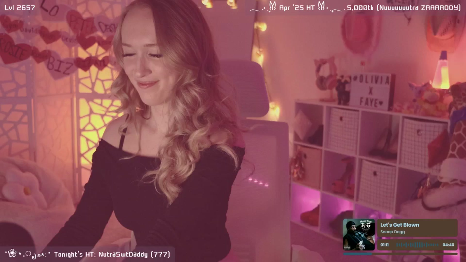Gallery image thumbnail from OliviaxFaye's myfreecams stream on, 05/03/2025, 04:24 image 5 of 20