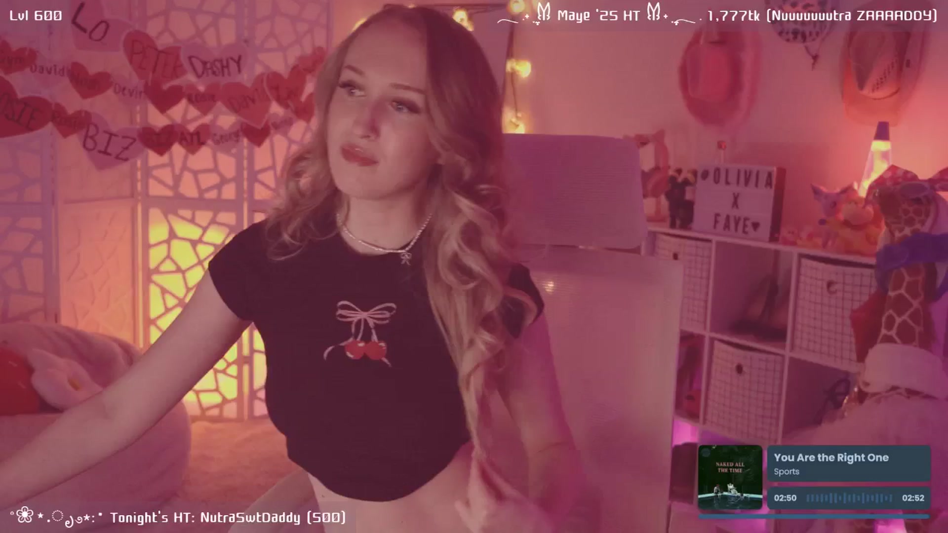 Gallery image thumbnail from OliviaxFaye's myfreecams stream on, 05/06/2025, 05:19 image 11 of 20