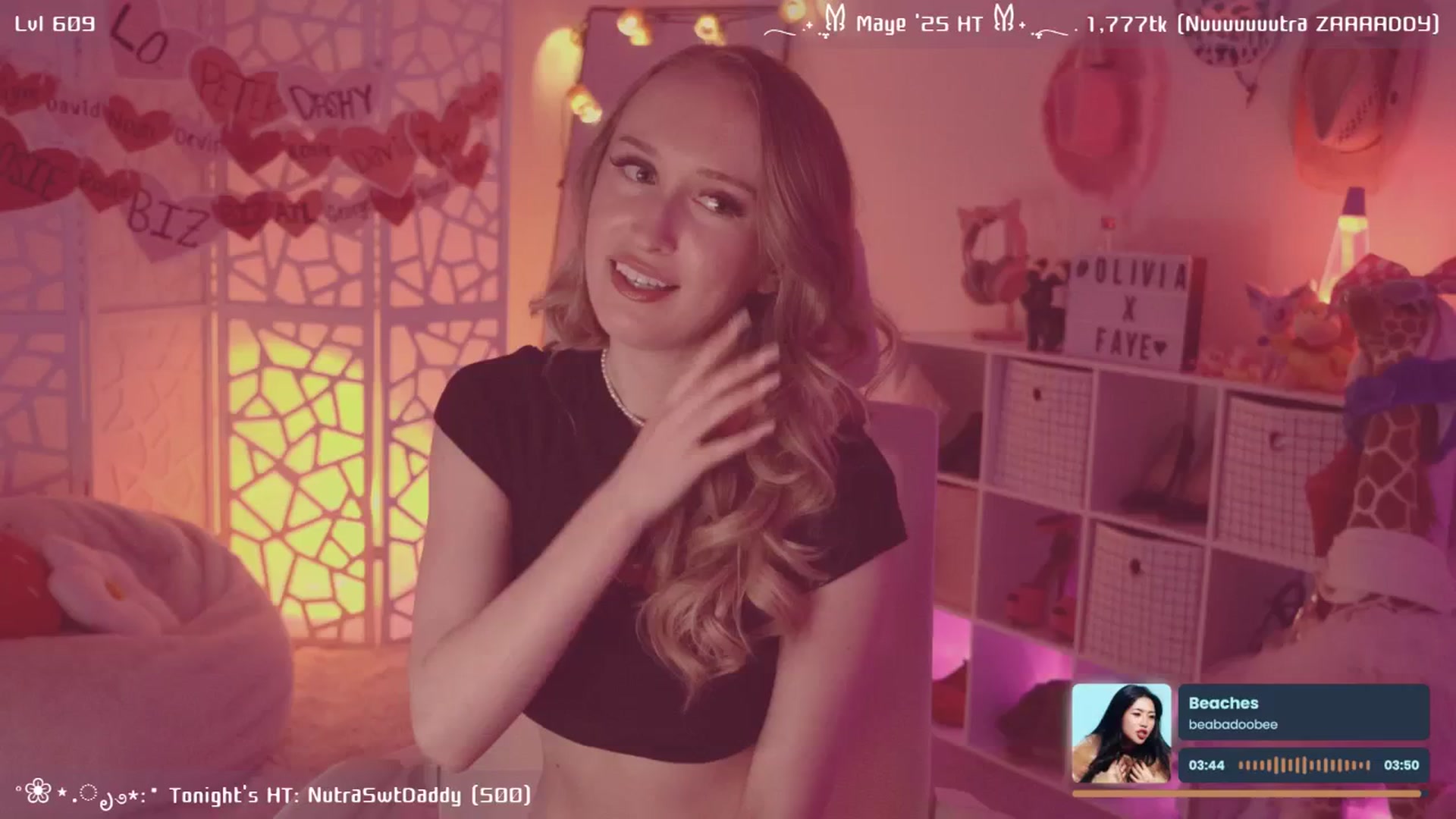 Gallery image thumbnail from OliviaxFaye's myfreecams stream on, 05/06/2025, 05:19 image 8 of 20