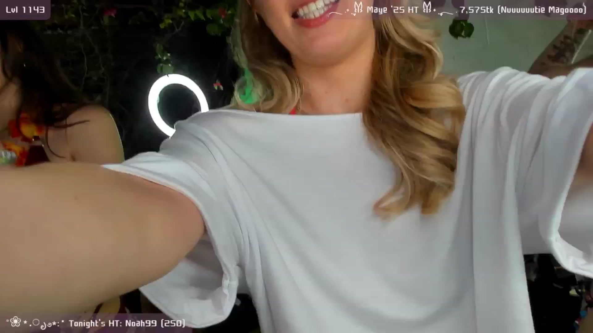 Gallery image thumbnail from OliviaxFaye's myfreecams stream on, 05/21/2025, 04:46 image 1 of 20