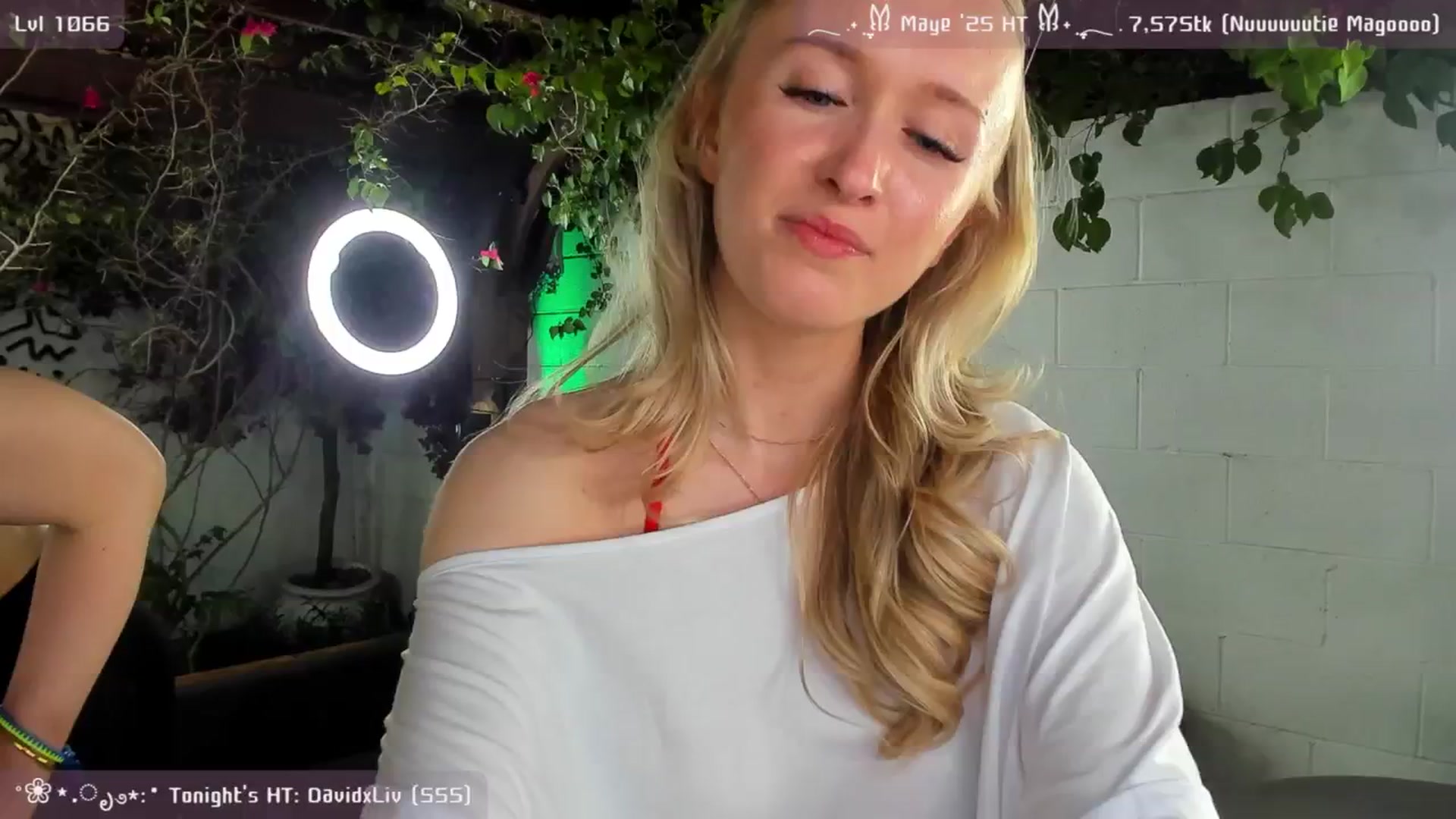 Gallery image thumbnail from OliviaxFaye's myfreecams stream on, 05/21/2025, 04:46 image 9 of 20