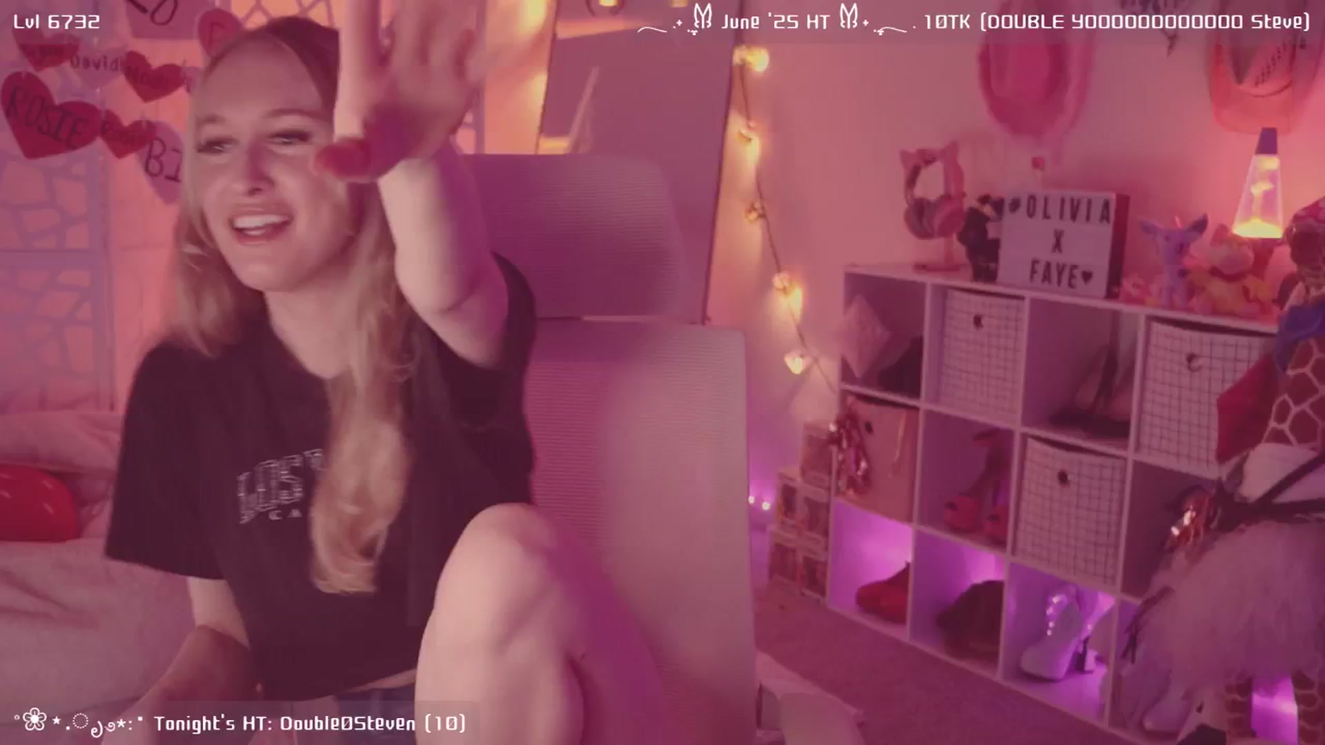 Gallery image thumbnail from OliviaxFaye's myfreecams stream on, 06/05/2025, 04:27 image 7 of 20
