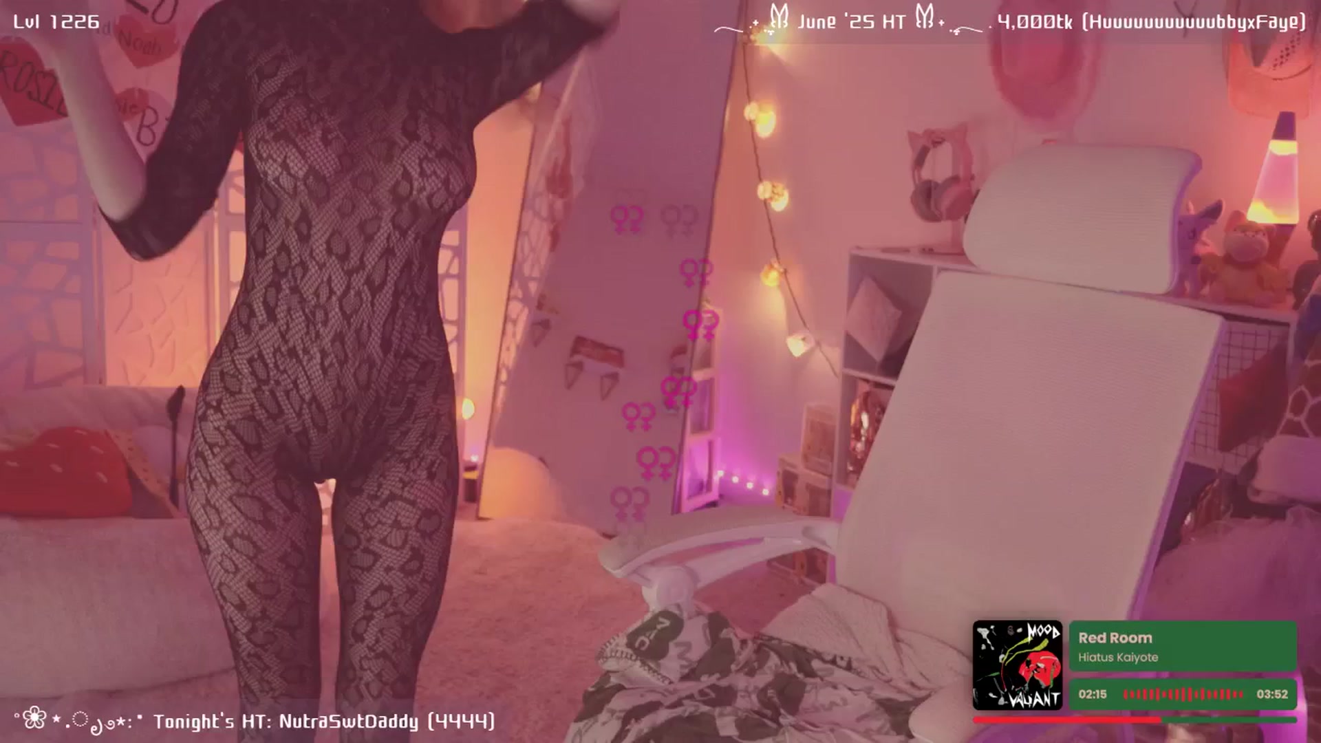 Gallery image thumbnail from OliviaxFaye's myfreecams stream on, 06/20/2025, 03:58 image 3 of 20