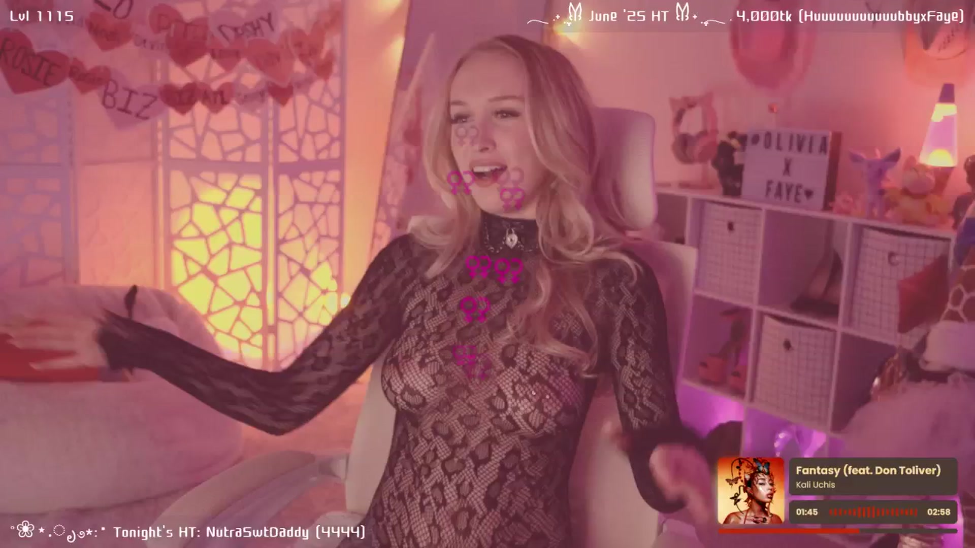 Gallery image thumbnail from OliviaxFaye's myfreecams stream on, 06/20/2025, 03:58 image 10 of 20