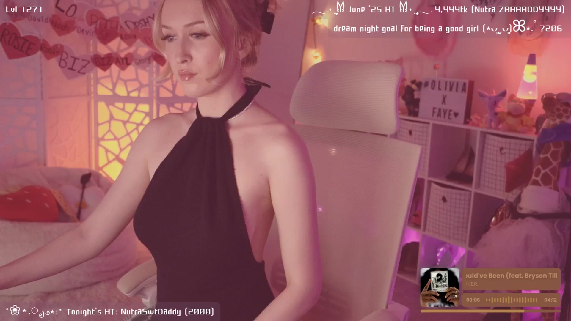 Gallery image thumbnail from OliviaxFaye's myfreecams stream on, 06/24/2025, 04:20 image 17 of 20