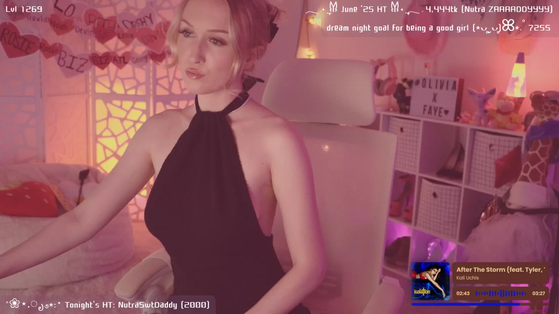 Gallery image thumbnail from OliviaxFaye's myfreecams stream on, 06/24/2025, 04:20 image 9 of 20