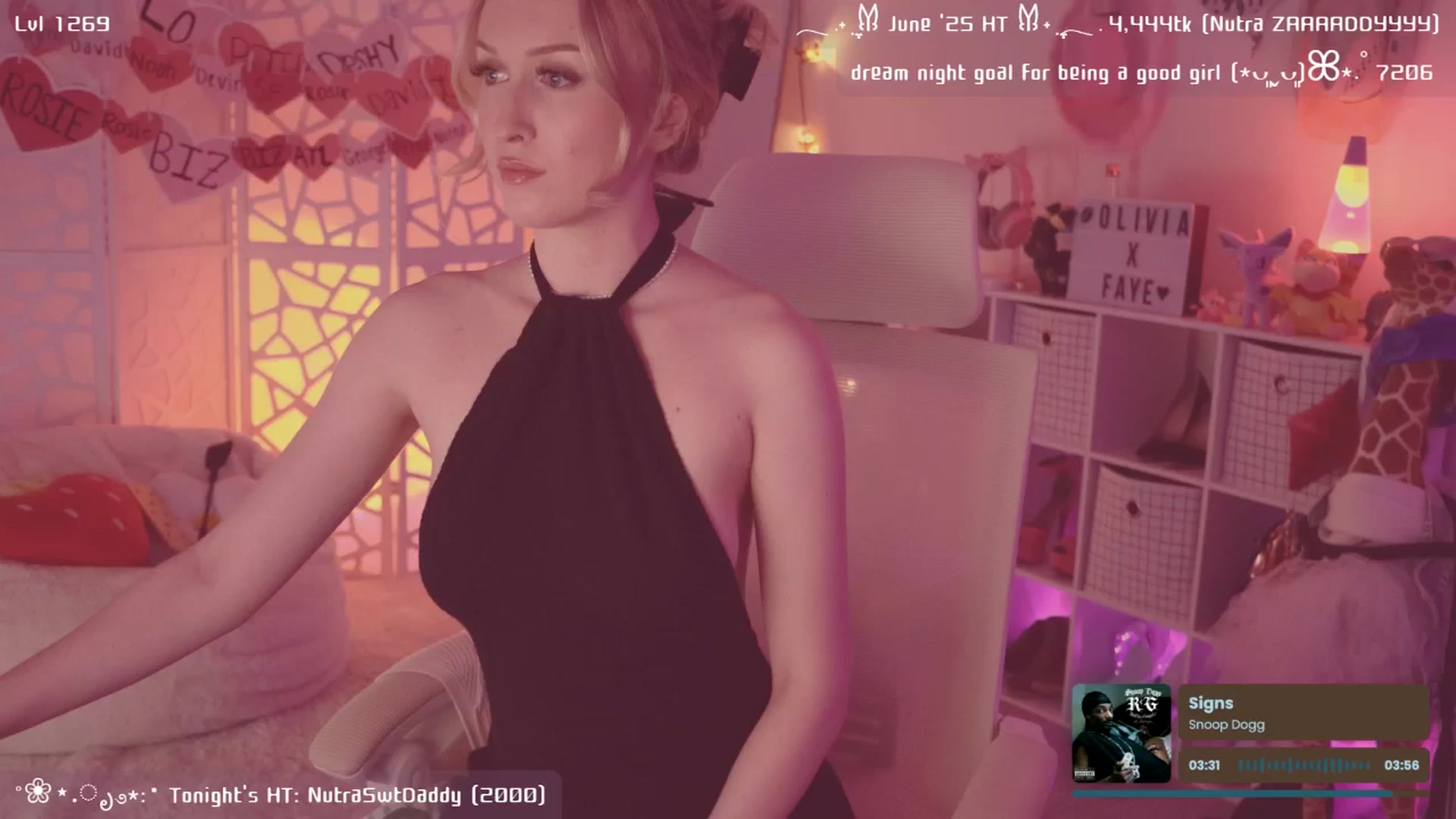 Gallery image thumbnail from OliviaxFaye's myfreecams stream on, 06/24/2025, 04:20 image 15 of 20