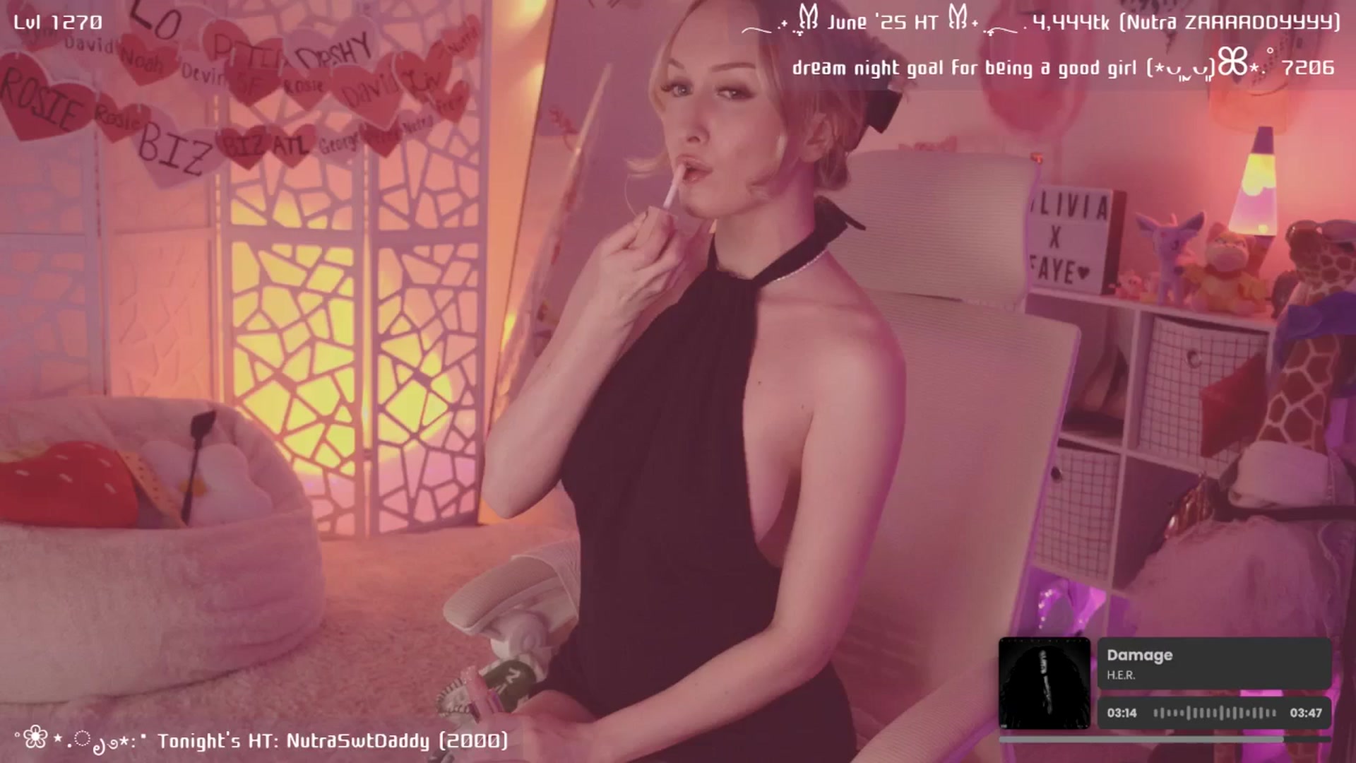 Gallery image thumbnail from OliviaxFaye's myfreecams stream on, 06/24/2025, 04:20 image 16 of 20