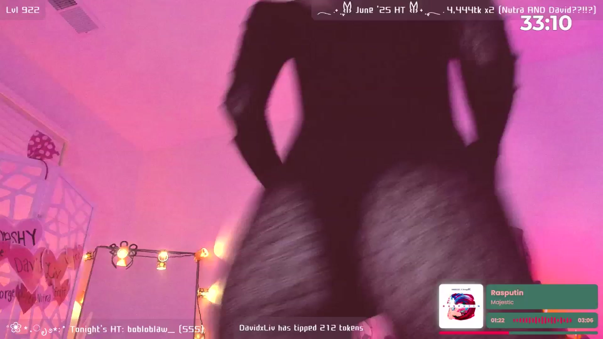 Gallery image thumbnail from OliviaxFaye's myfreecams stream on, 06/26/2025, 05:16 image 10 of 20