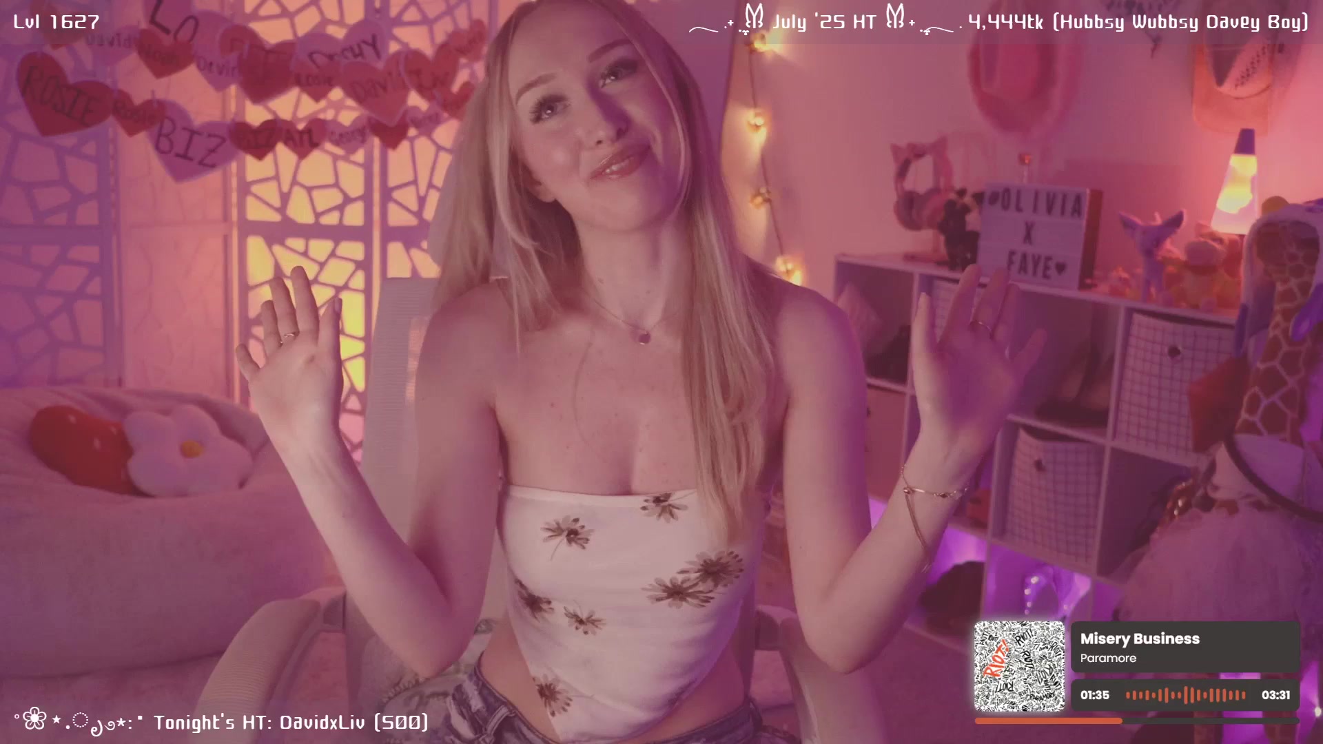Gallery image thumbnail from OliviaxFaye's myfreecams stream on, 07/10/2025, 06:02 image 8 of 20