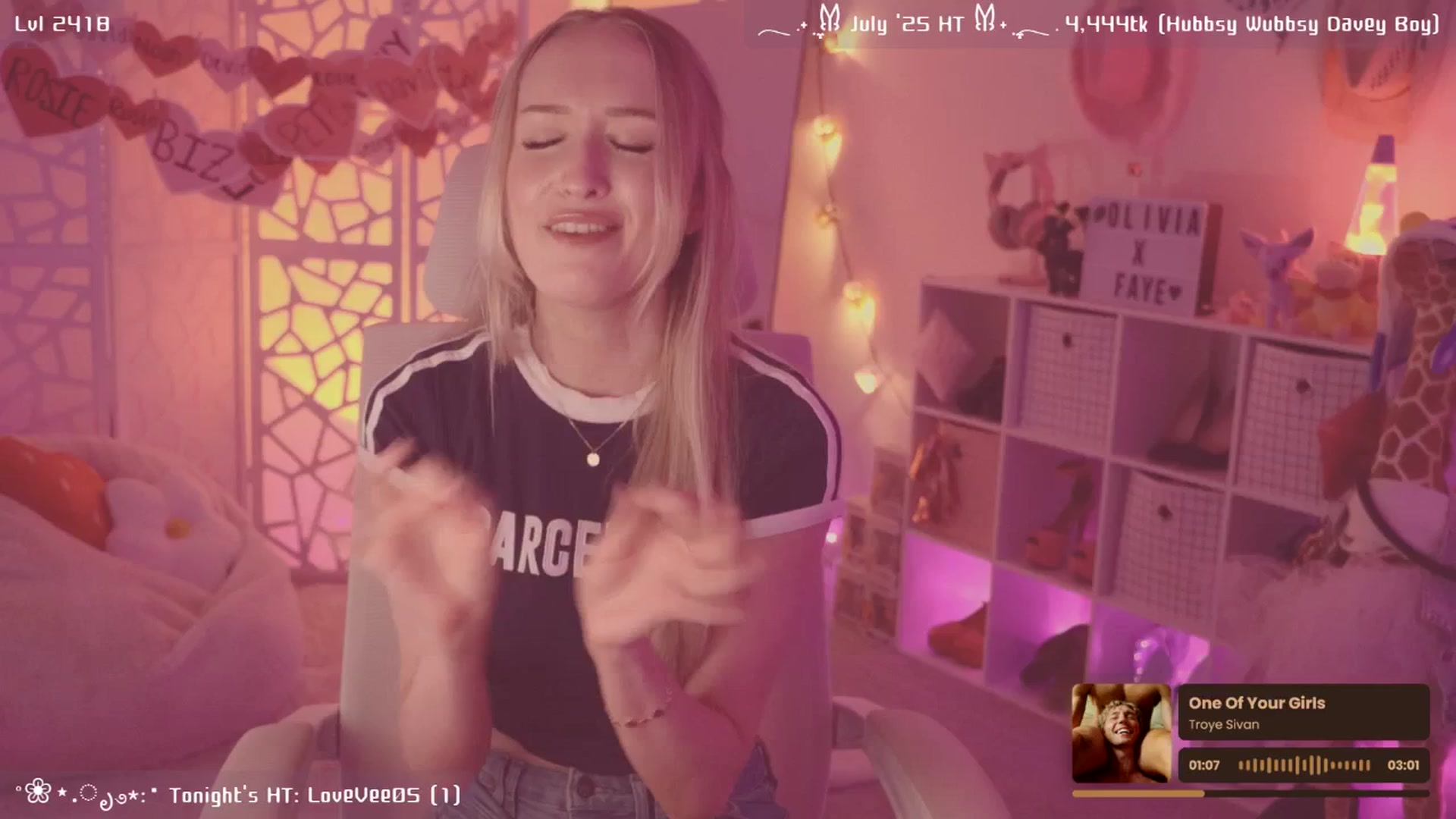 Gallery image thumbnail from OliviaxFaye's myfreecams stream on, 07/22/2025, 06:42 image 1 of 20