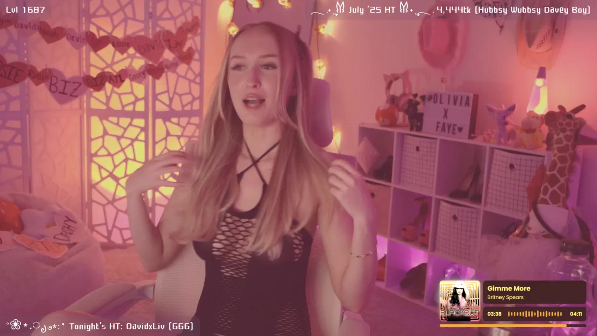 Gallery image thumbnail from OliviaxFaye's myfreecams stream on, 07/24/2025, 05:32 image 17 of 20