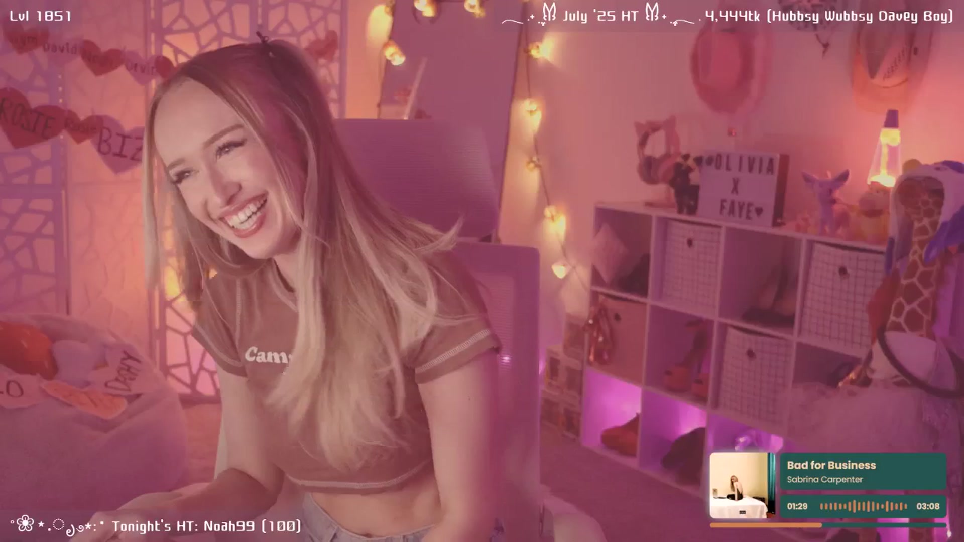 Gallery image thumbnail from OliviaxFaye's myfreecams stream on, 07/24/2025, 05:32 image 4 of 20
