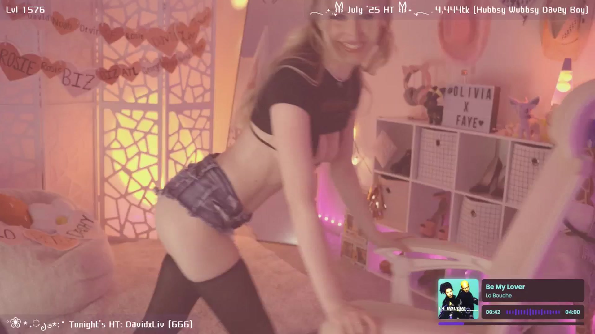 Gallery image thumbnail from OliviaxFaye's myfreecams stream on, 08/01/2025, 07:28 image 5 of 20