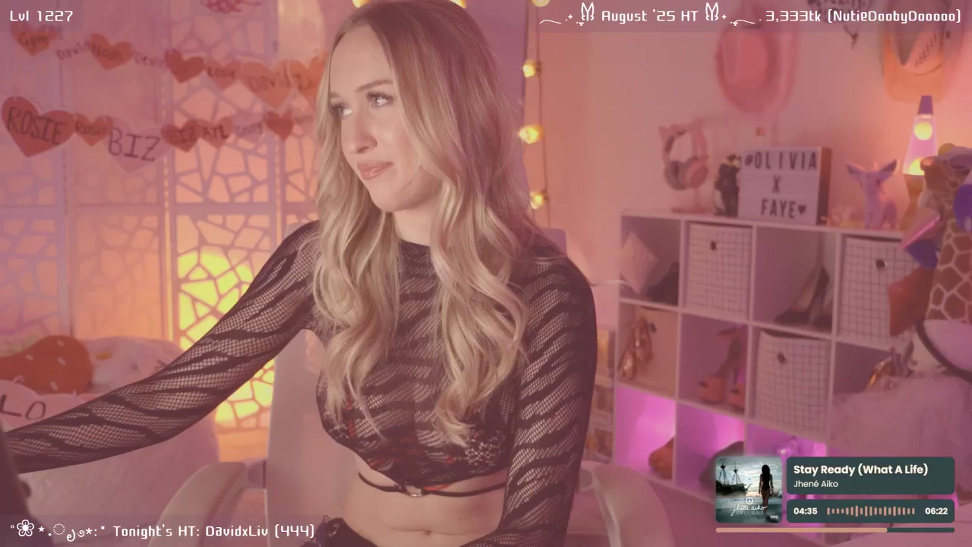 Gallery image thumbnail from OliviaxFaye's myfreecams stream on, 08/16/2025, 05:06 image 13 of 20