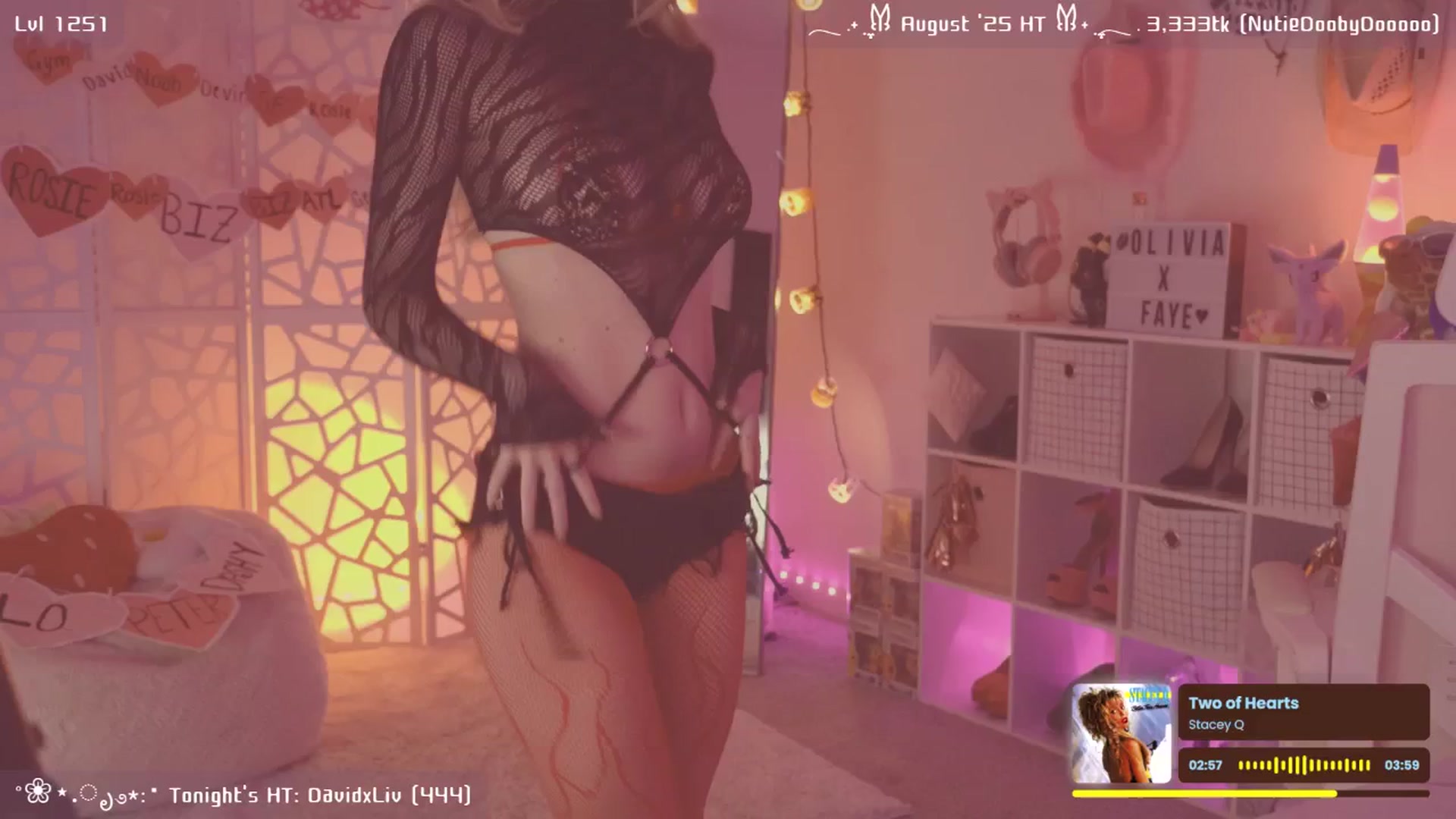Gallery image thumbnail from OliviaxFaye's myfreecams stream on, 08/16/2025, 05:06 image 7 of 20