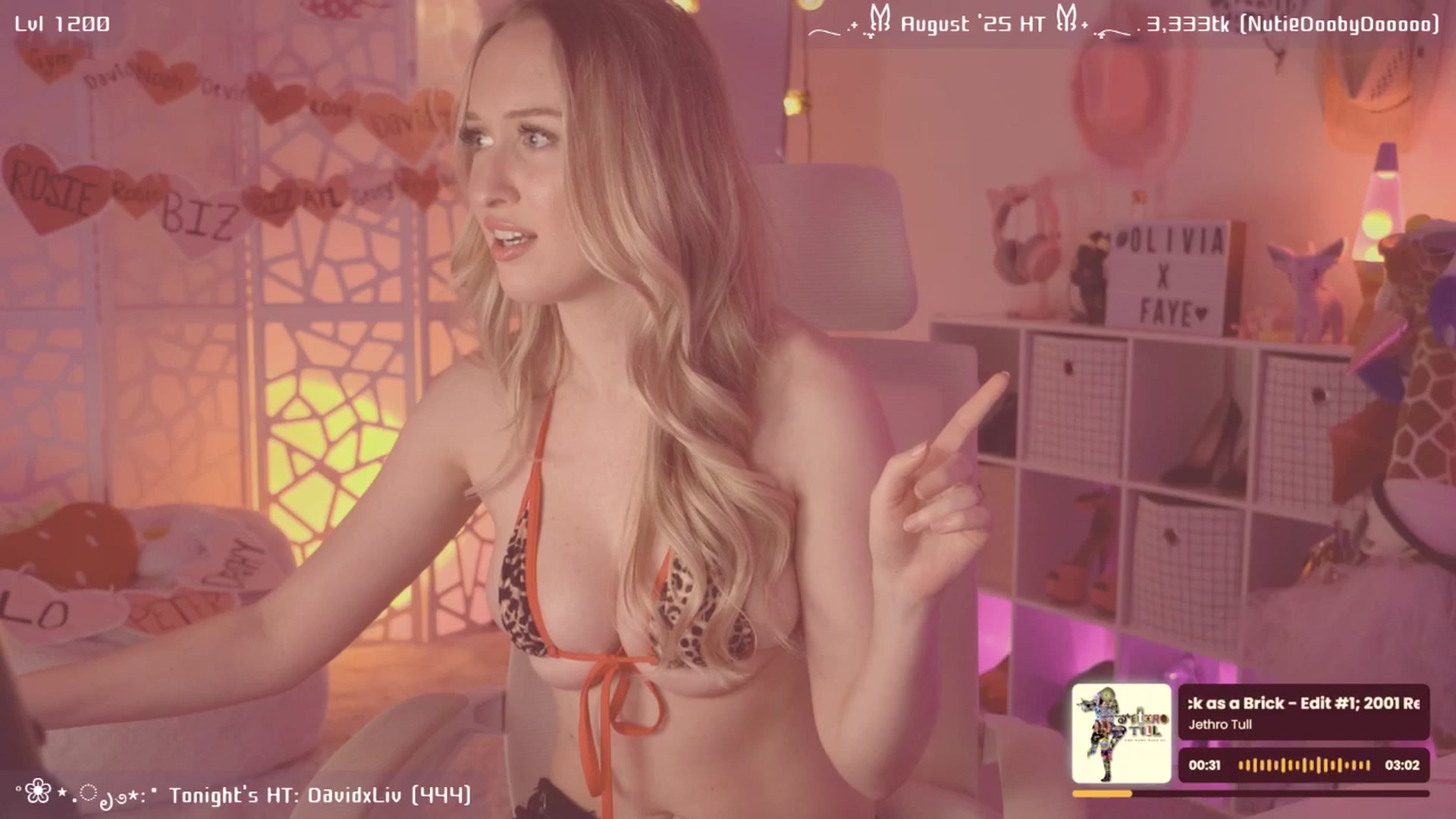 Gallery image thumbnail from OliviaxFaye's myfreecams stream on, 08/16/2025, 05:06 image 20 of 20