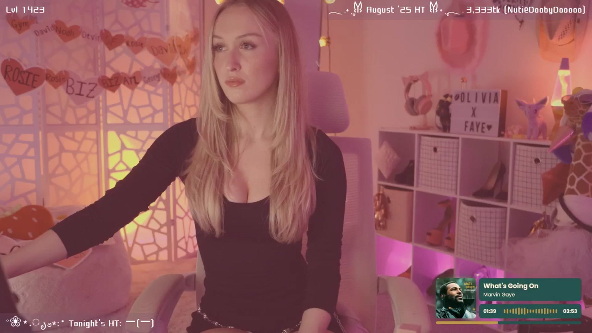 Gallery image thumbnail from OliviaxFaye's myfreecams stream on, 08/19/2025, 03:18 image 1 of 20