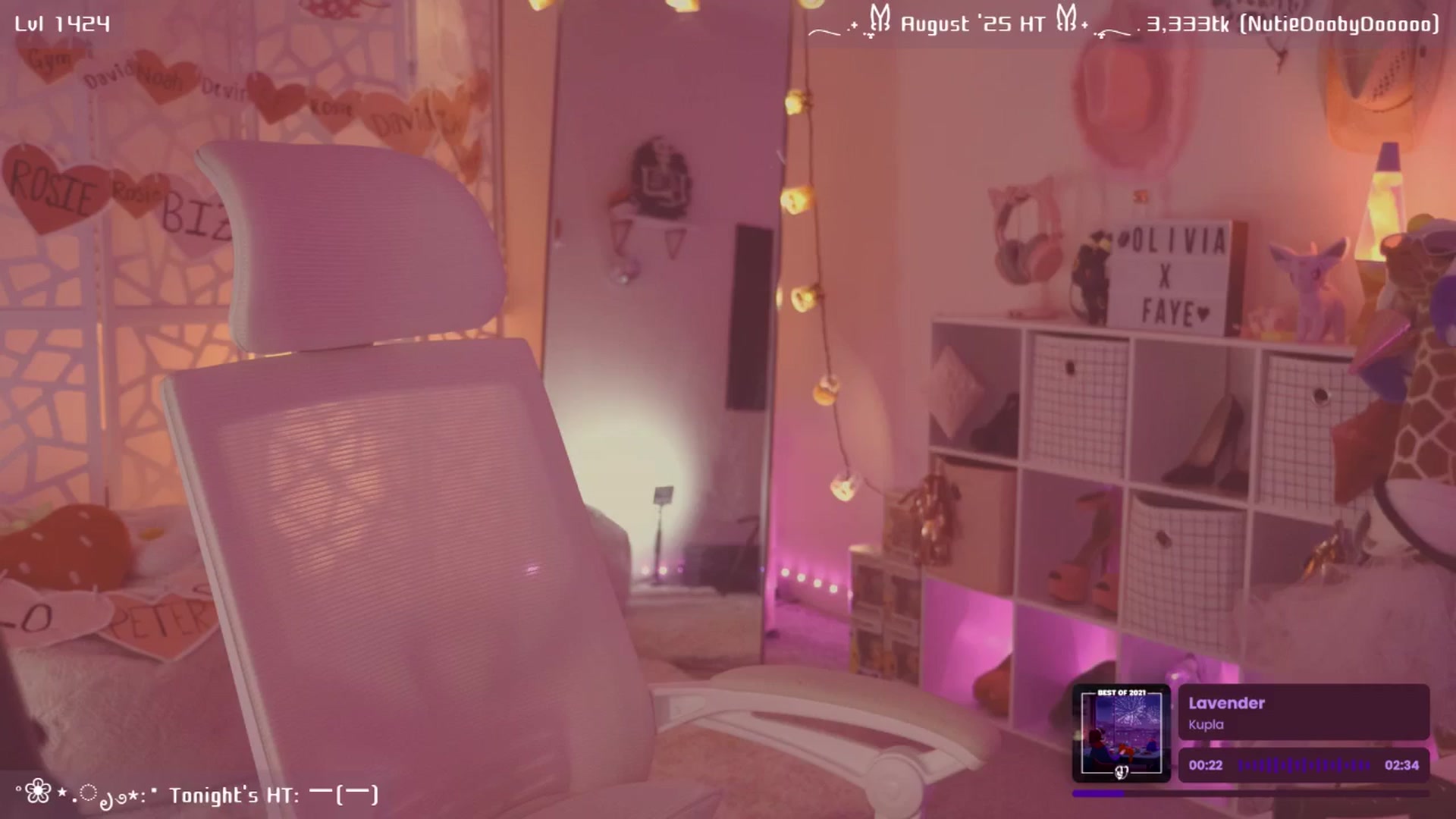 Gallery image thumbnail from OliviaxFaye's myfreecams stream on, 08/19/2025, 03:18 image 20 of 20