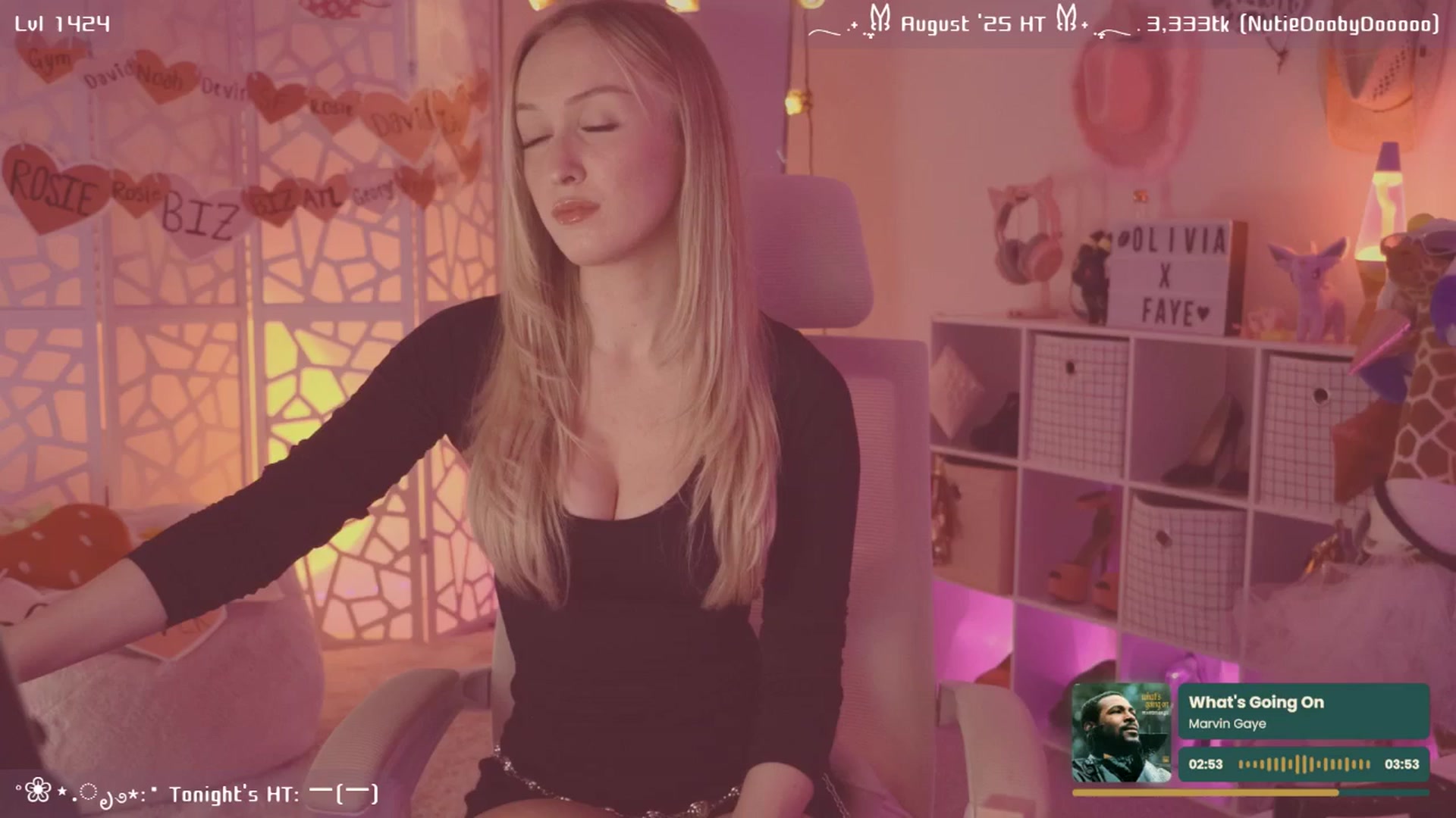 Gallery image thumbnail from OliviaxFaye's myfreecams stream on, 08/19/2025, 03:18 image 3 of 20