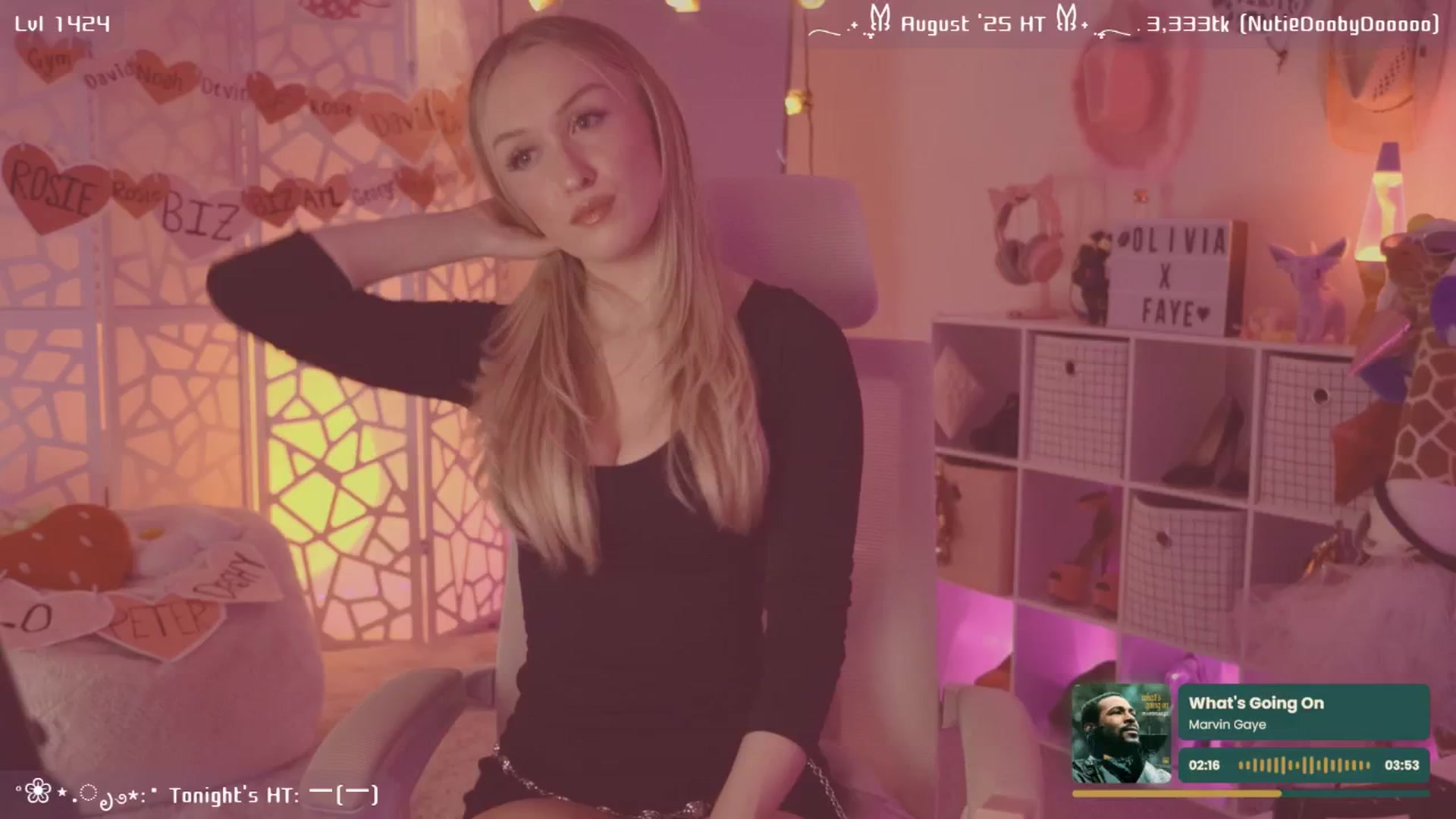 Gallery image thumbnail from OliviaxFaye's myfreecams stream on, 08/19/2025, 03:18 image 2 of 20