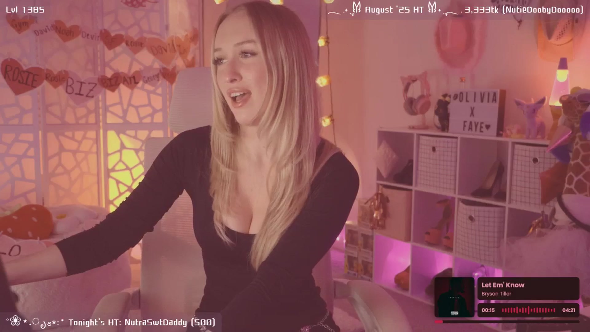 Gallery image thumbnail from OliviaxFaye's myfreecams stream on, 08/19/2025, 04:35 image 9 of 20