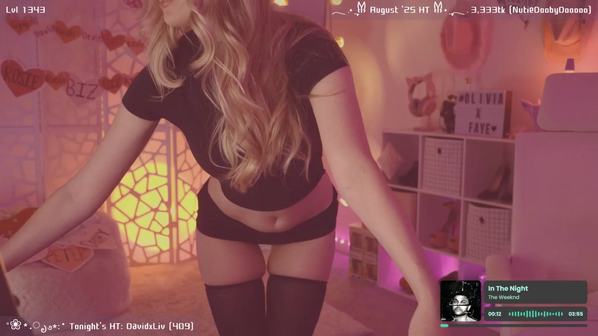 Gallery image thumbnail from OliviaxFaye's myfreecams stream on, 08/20/2025, 05:10 image 1 of 20