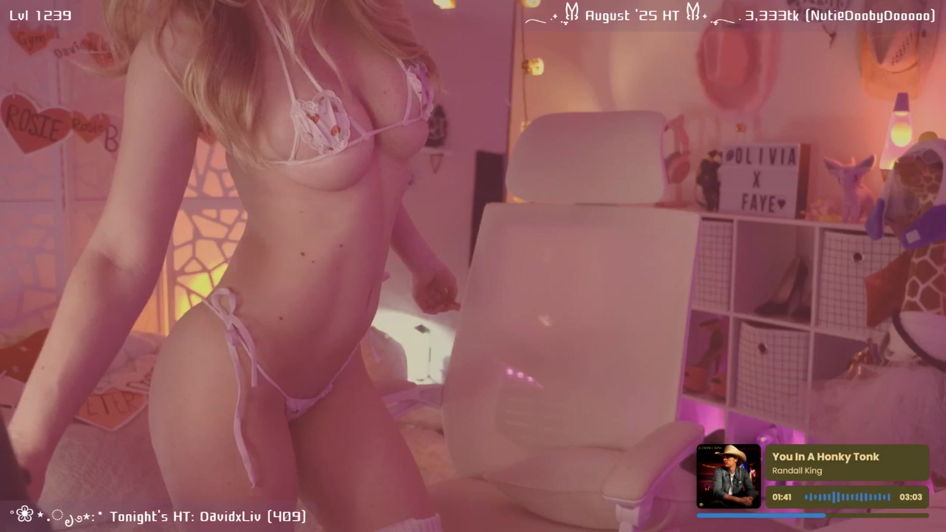 Gallery image thumbnail from OliviaxFaye's myfreecams stream on, 08/20/2025, 05:10 image 13 of 20